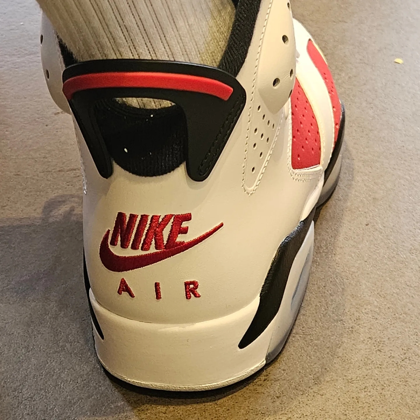Jordan 6 Retro Carmine 2021 착용 스타일 - 2