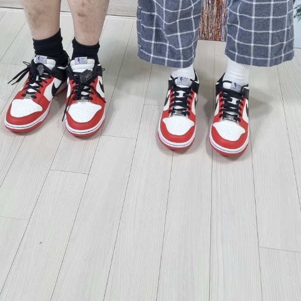 Nike x NBA Dunk Low Retro EMB Black and Chile Red, (GS) Nike x NBA Dunk Low Black and Chile Red 착용 스타일