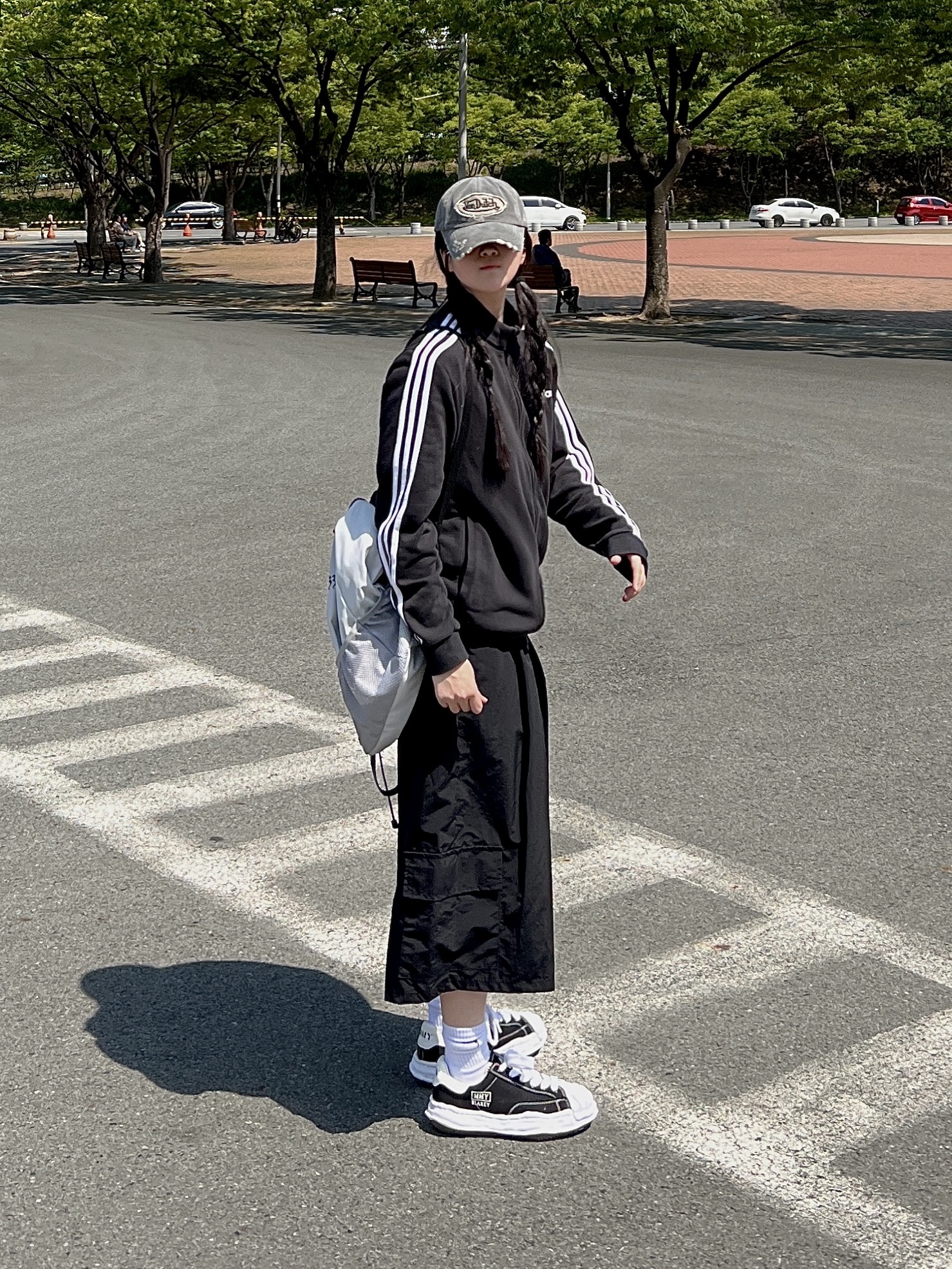 Maison Mihara Yasuhiro Blakey OG Sole Canvas Low-top Sneakers Black White 착용 스타일 - 3