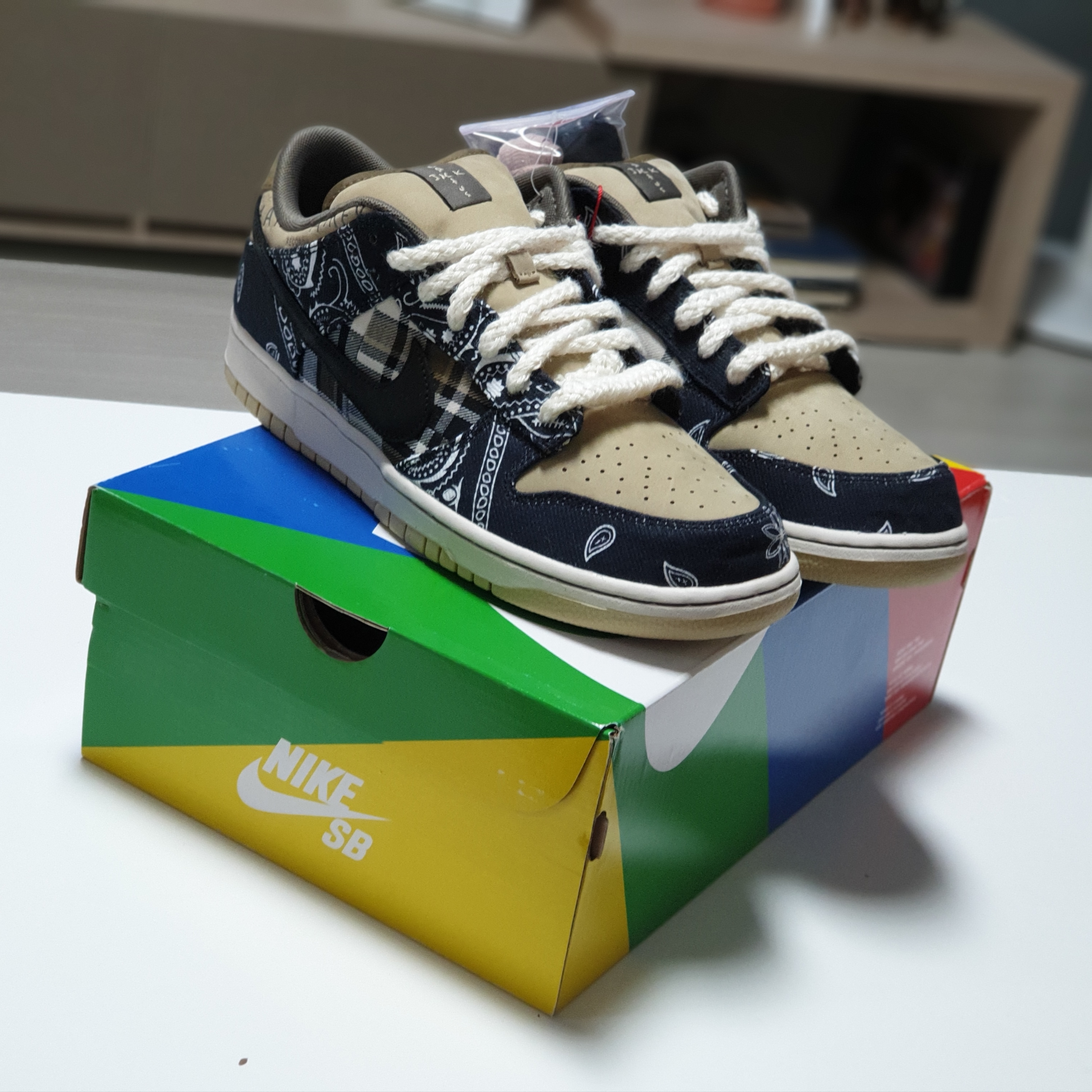 Nike x Travis Scott SB Dunk Low 착용 스타일