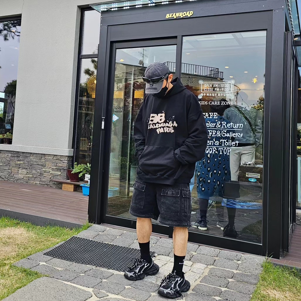 Balenciaga 3XL Sneakers Black White 착용 스타일