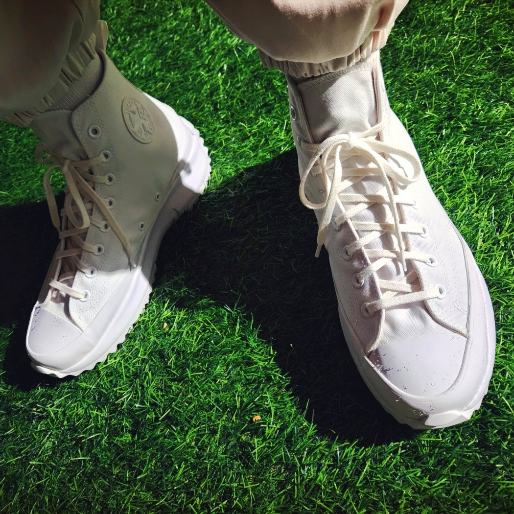 Converse Run Star Hike Hi Triple White 착용 스타일 - 4