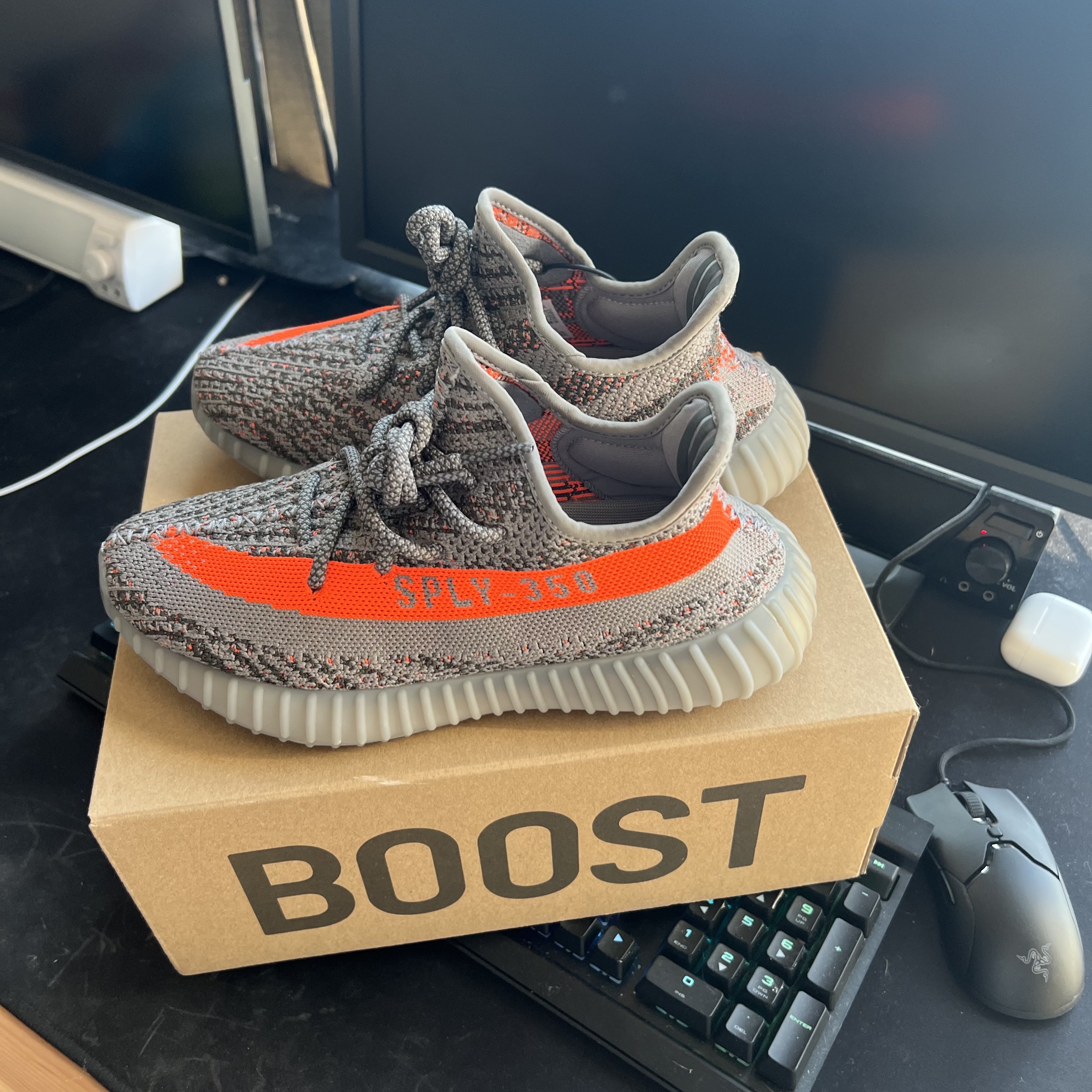 Adidas Yeezy Boost 350 V2 Beluga - Reflective 착용 스타일 - 2