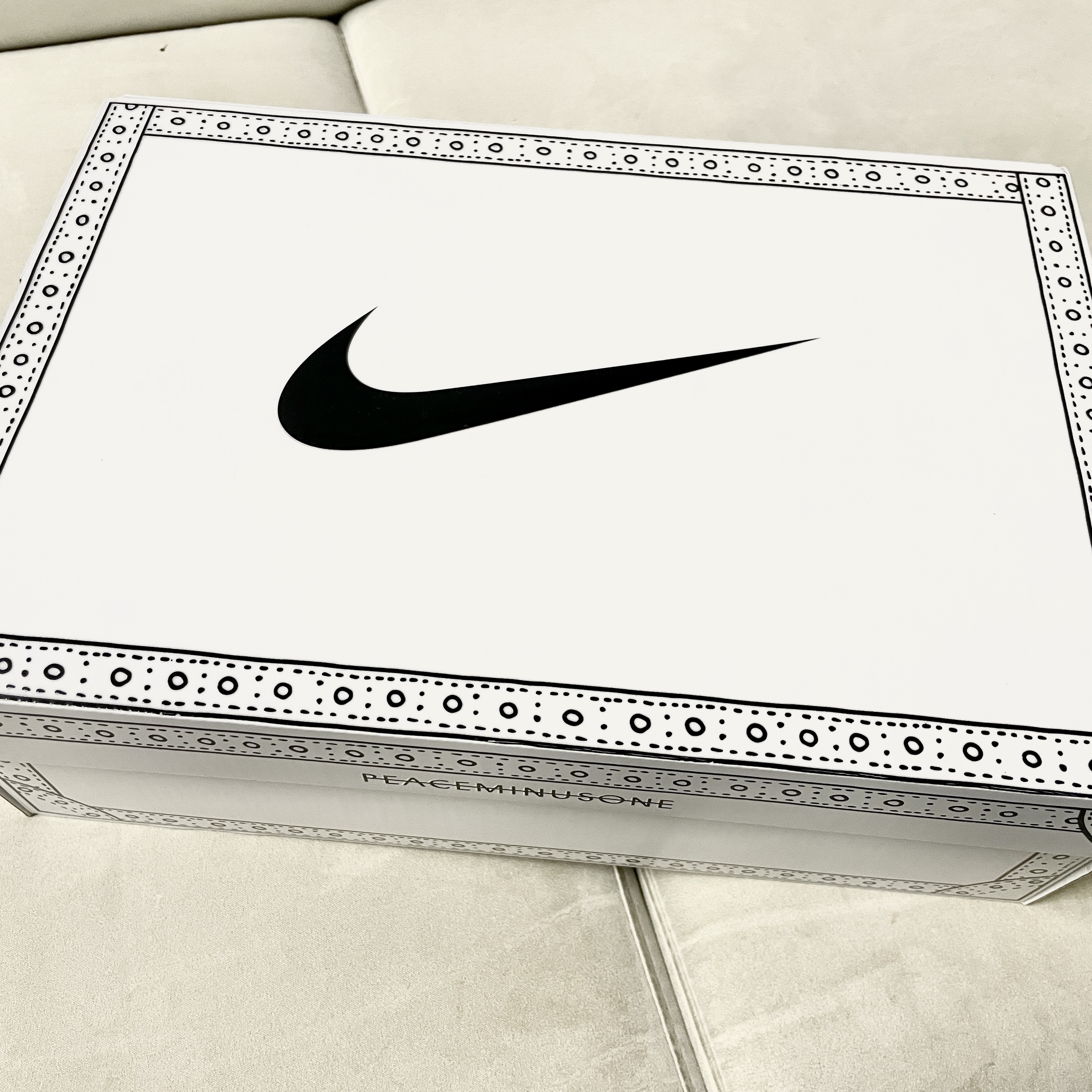 Nike x Peaceminusone Kwondo1 Black and White 착용 스타일 - 4