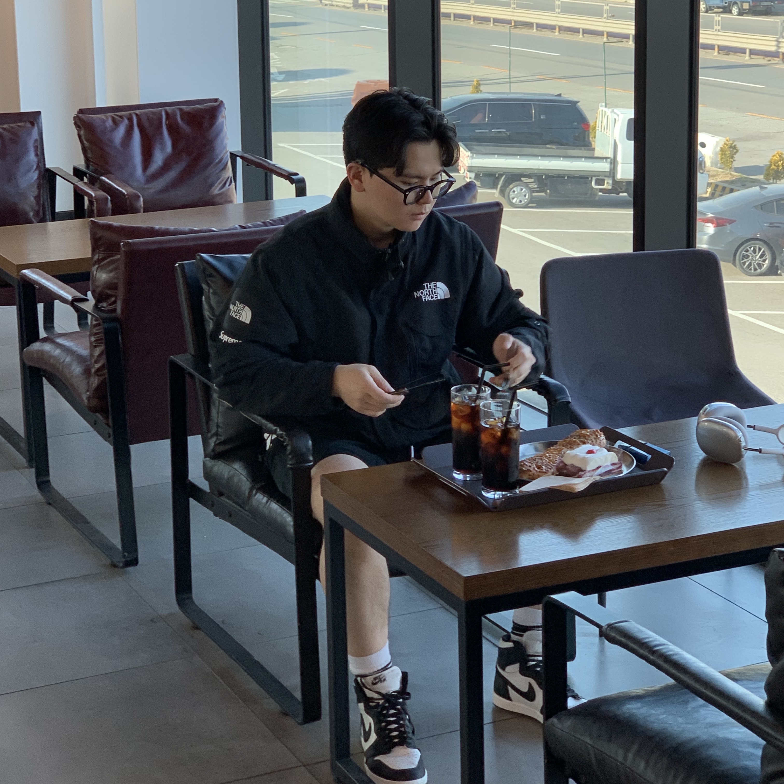 Supreme x The North Face Trekking Convertible Jacket Black - 22SS 착용 스타일 - 1