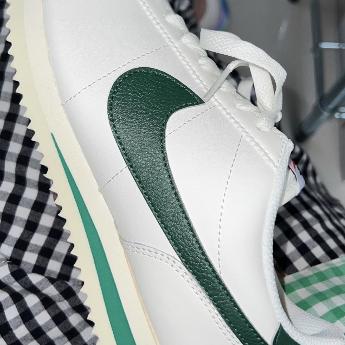 (W) Nike Cortez Gorge Green and Malachite 착용 스타일 - 2