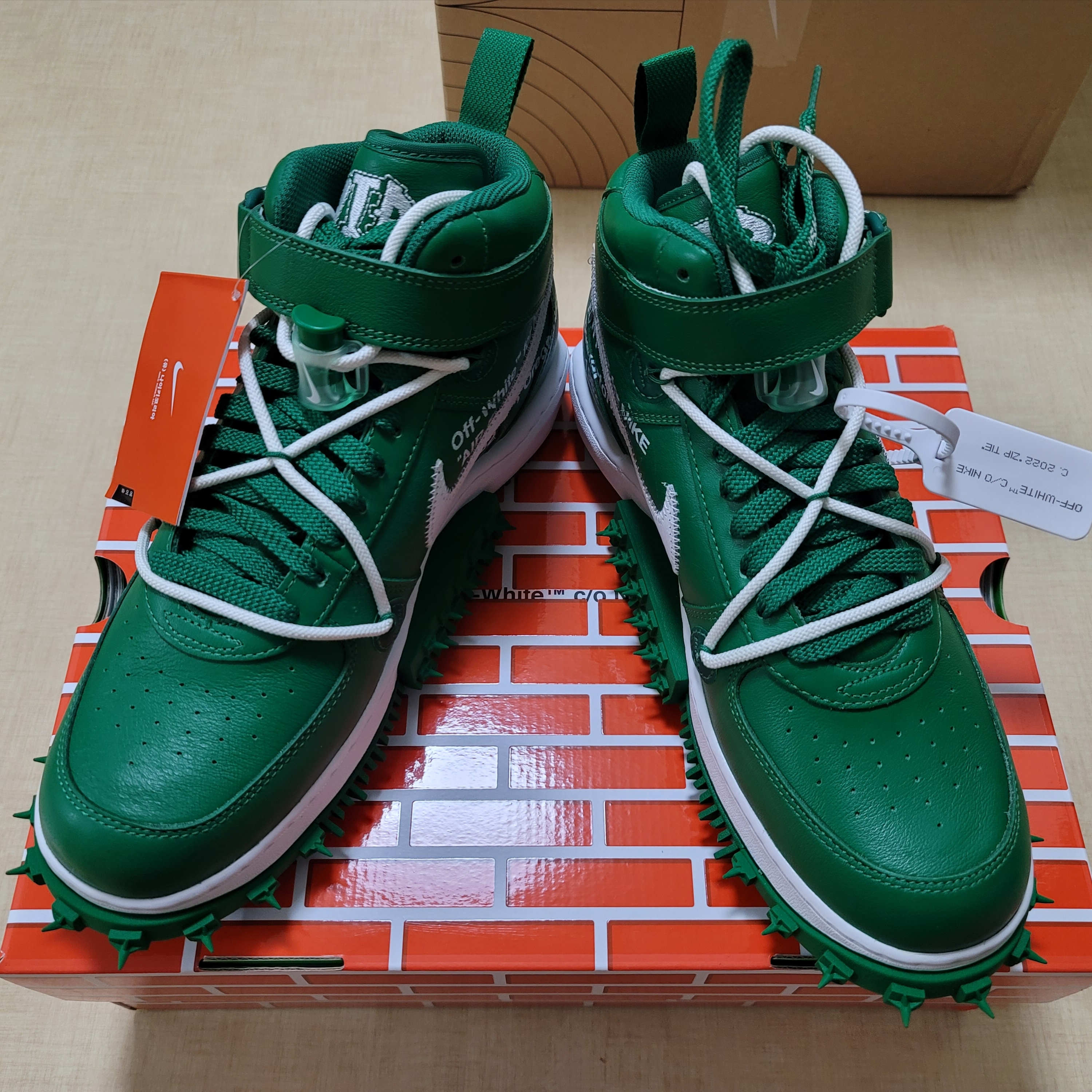 Nike x Off-White Air Force 1 Mid SP Leather Pine Green 착용 스타일 - 1
