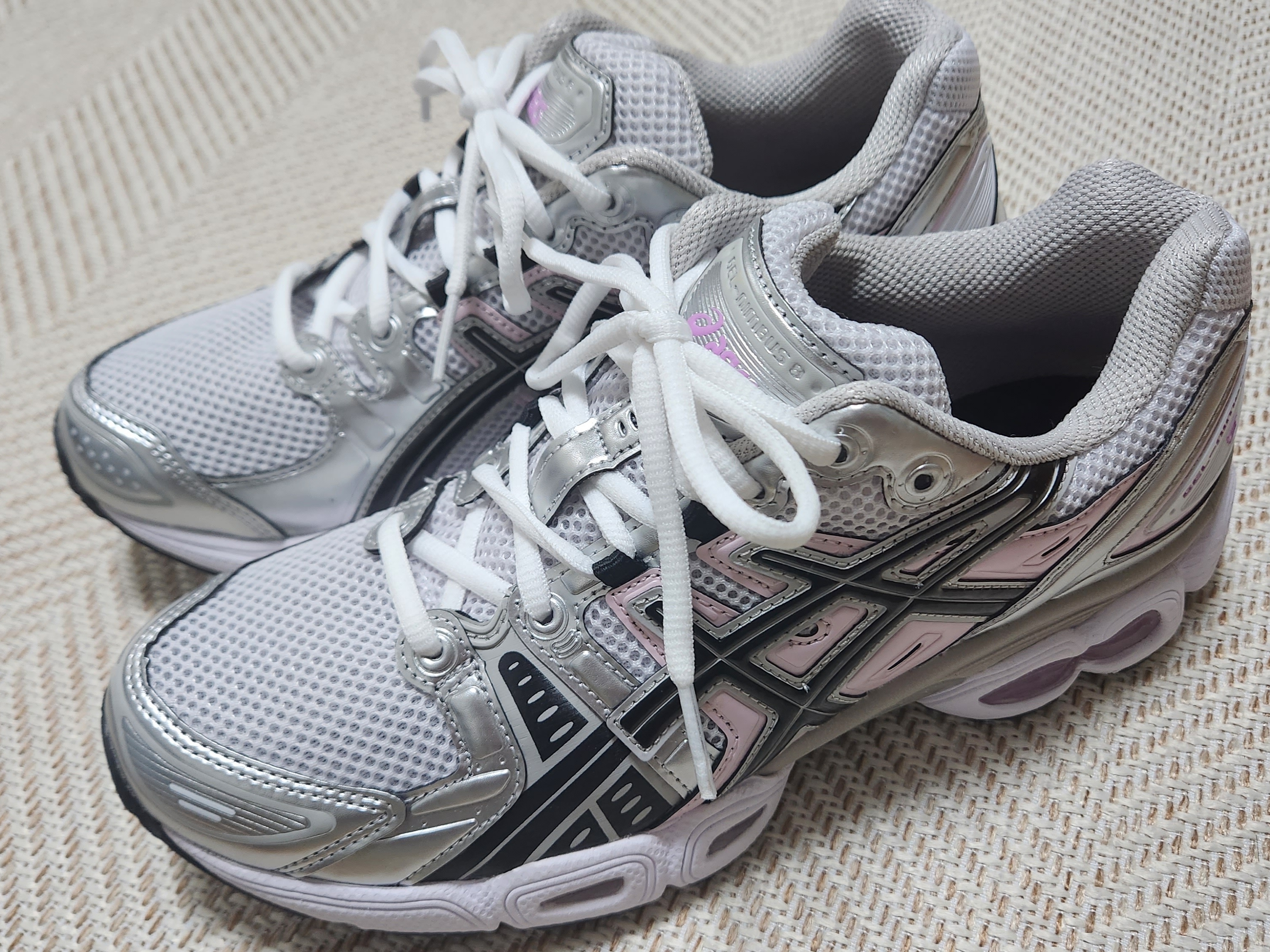 (W) Asics Gel-Nimbus 9 White Black 착용 스타일