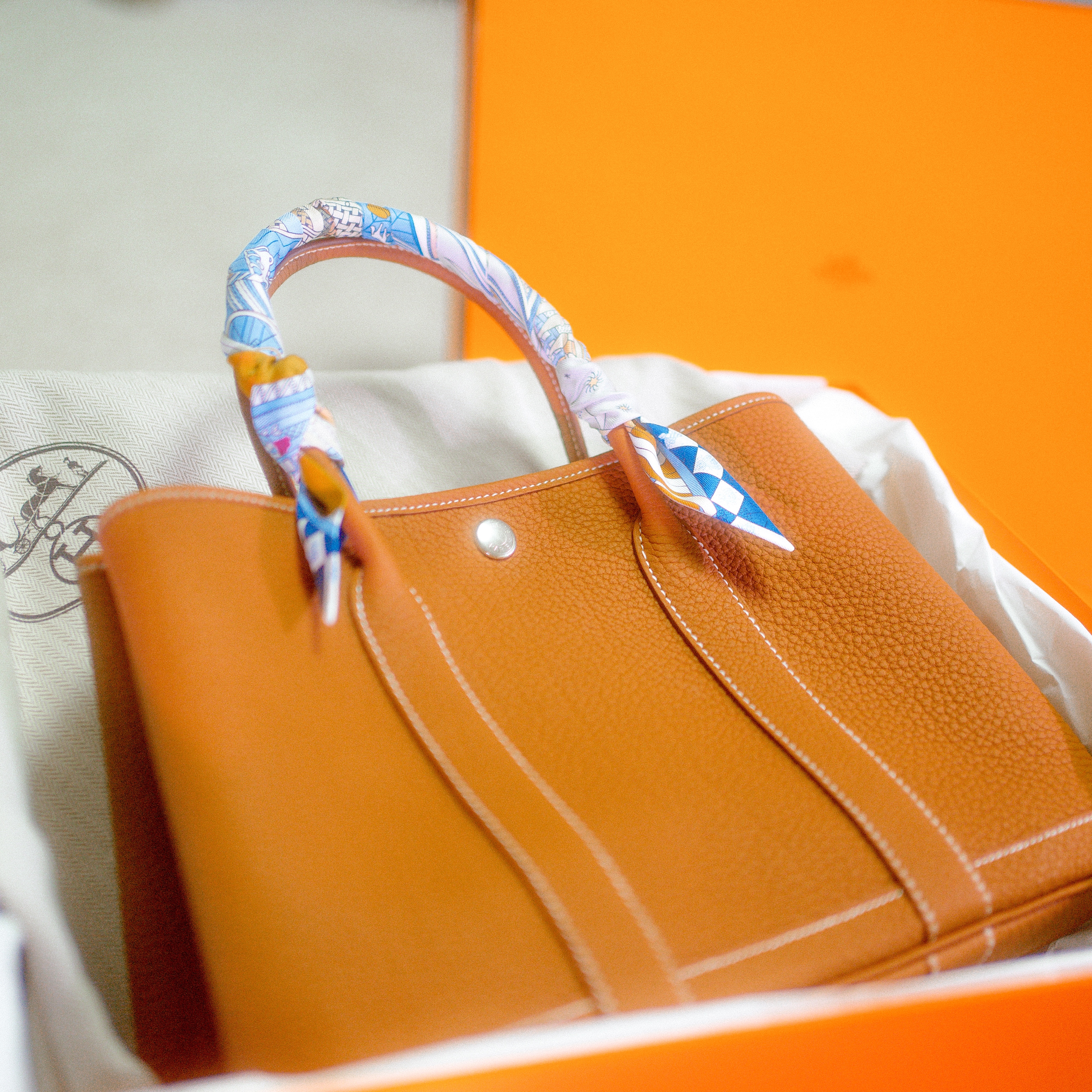 Hermes Garden Party 30 Bag Negonda & Palladium Gold 착용 스타일