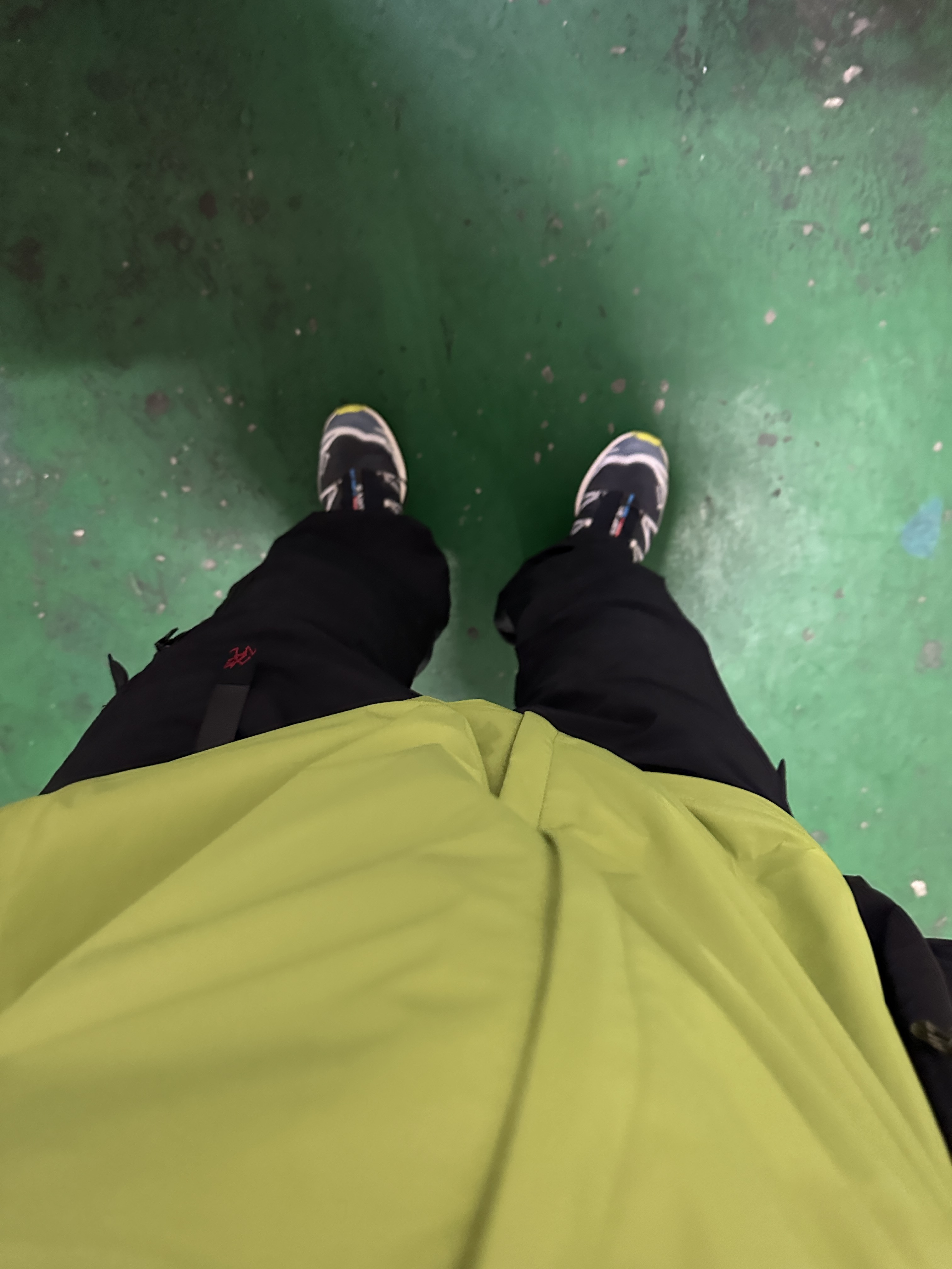 Patagonia Torrentshell 3L Jacket Black, Salomon XT-6 Gore-Tex Night Sky 착용 스타일 - 2