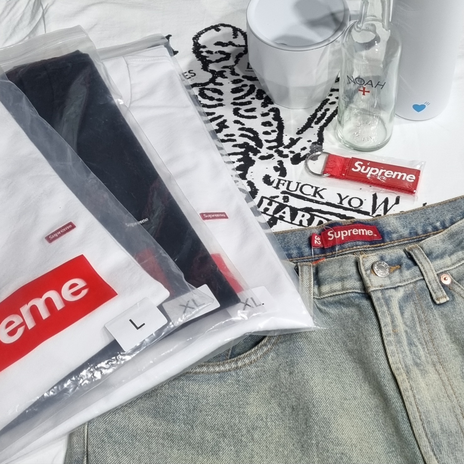 Supreme Small Box L/S T-Shirt White, Supreme Small Box T-Shirt White 착용 스타일