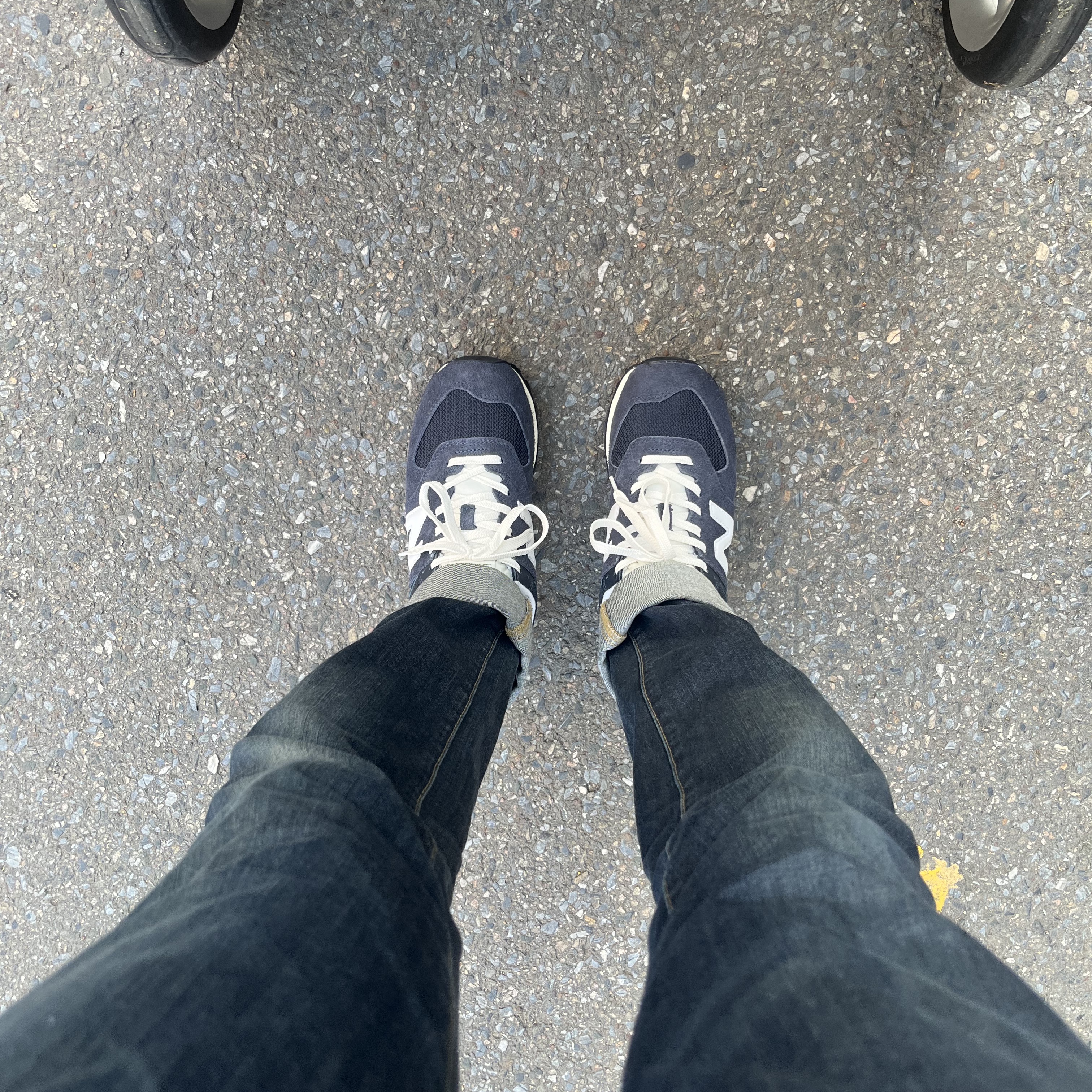 New Balance 574 Heritage Navy 착용 스타일