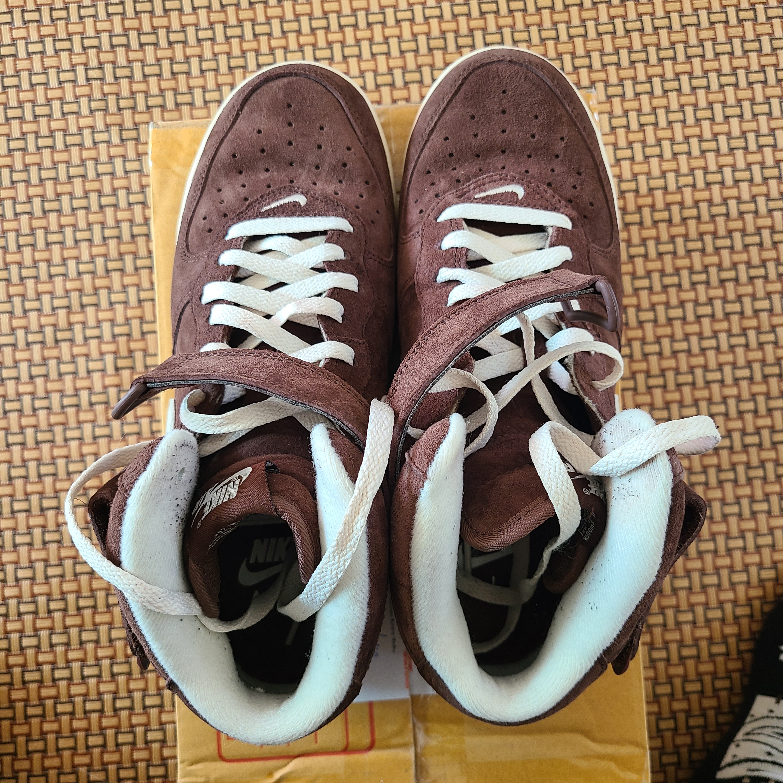 Nike Air Force 1 Mid '07 QS Chocolate 착용 스타일