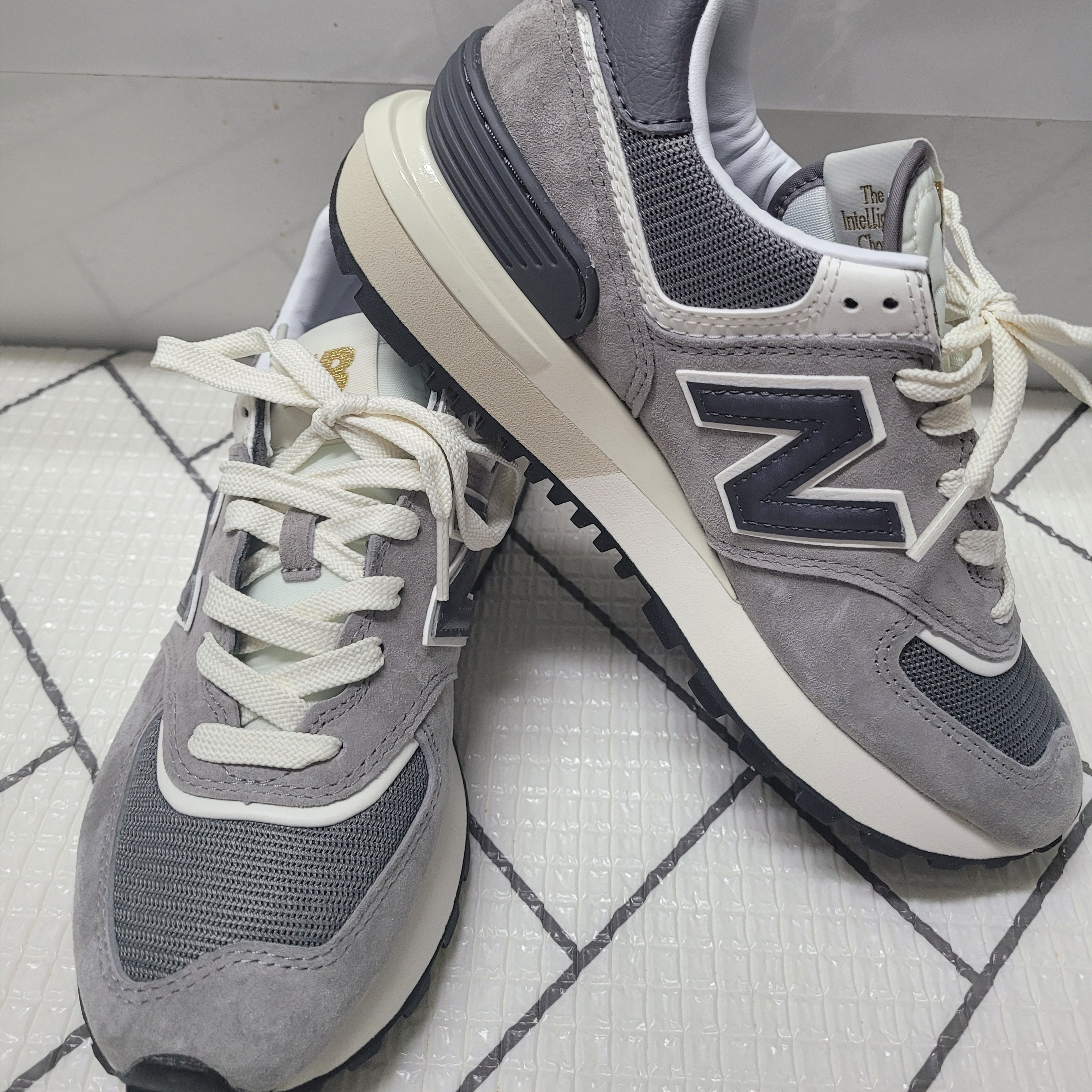 New Balance 574 Legacy Grey 착용 스타일