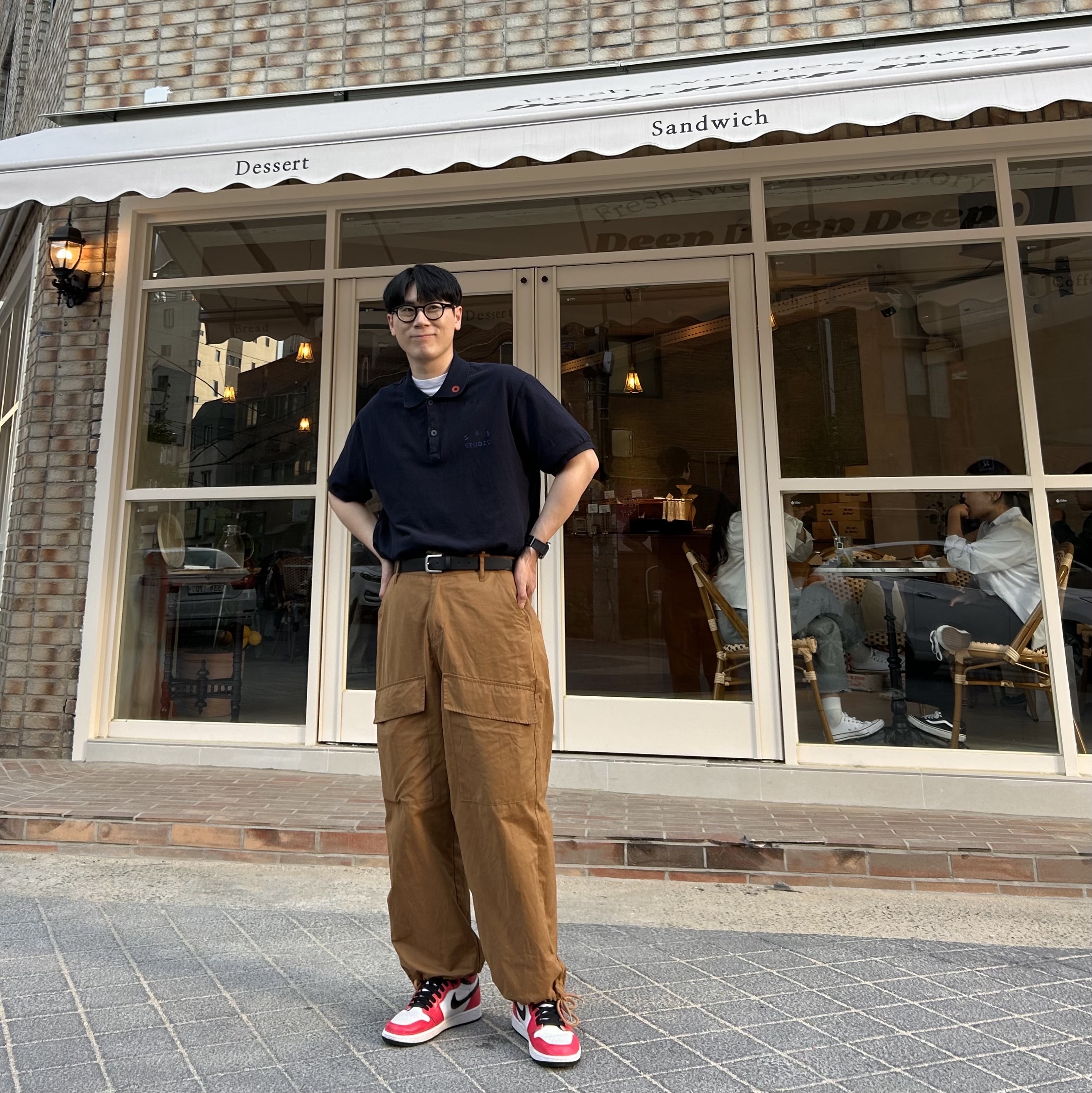 IAB Studio x Hyundai Mobis Casual Office Wear Set, Jordan 1 Retro High OG Light Fusion Red 착용 스타일
