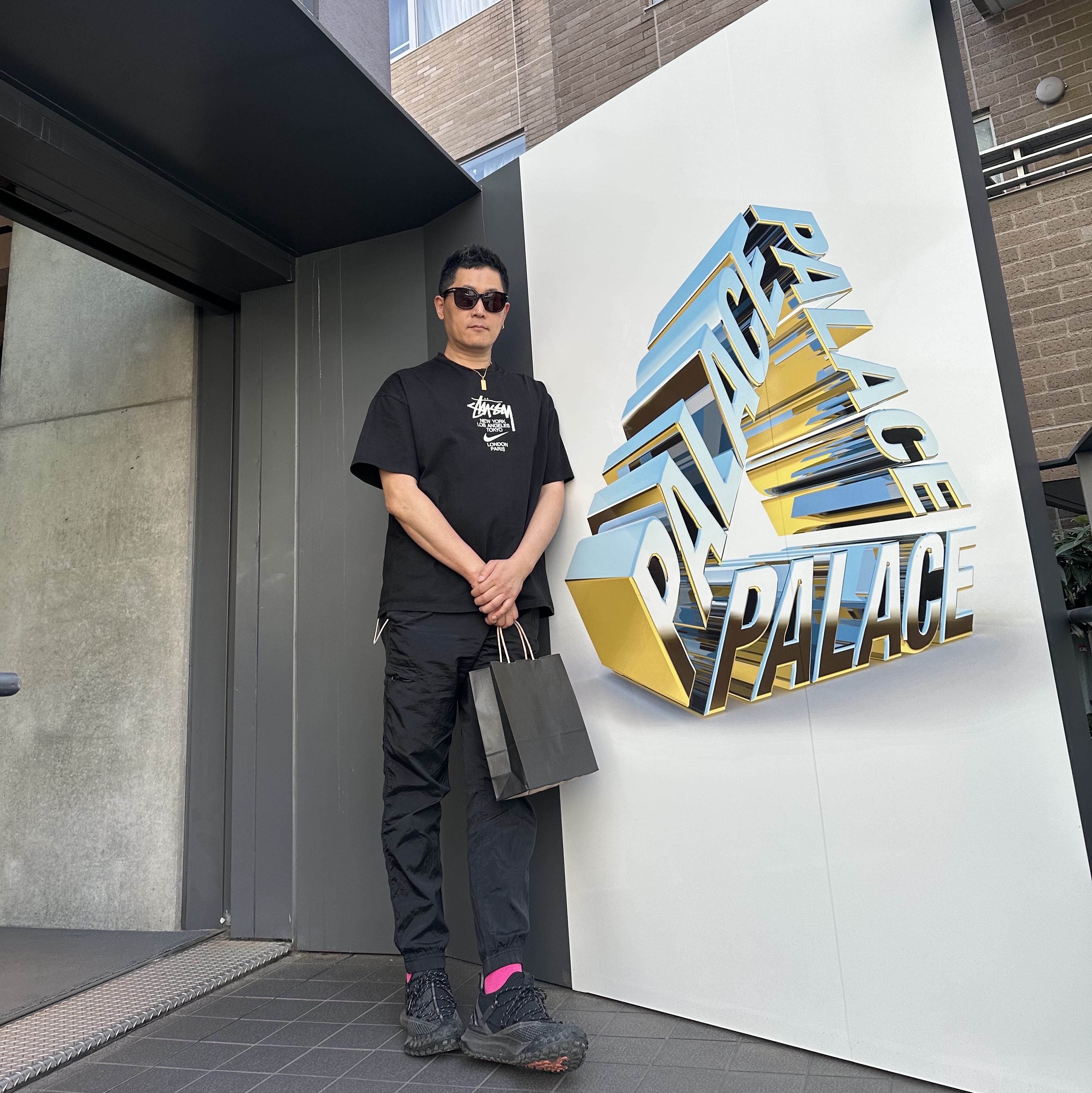 Stone Island 31021 Nylon Metal Garment Dyed Cargo Pants Black - 22SS, Nike x Stussy WT T-Shirt Black - US/EU 착용 스타일 - 1