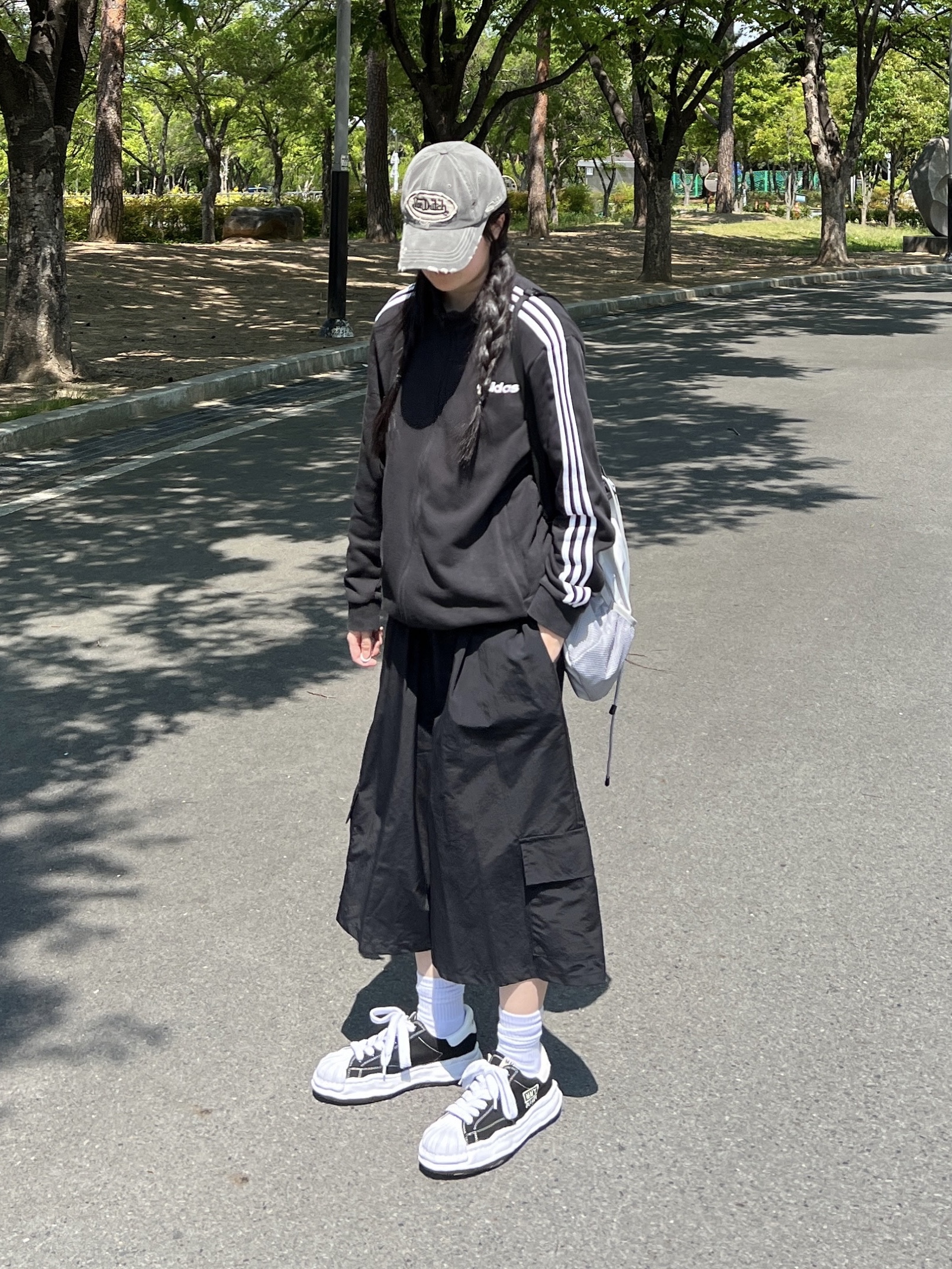 Maison Mihara Yasuhiro Blakey OG Sole Canvas Low-top Sneakers Black White 착용 스타일 - 5