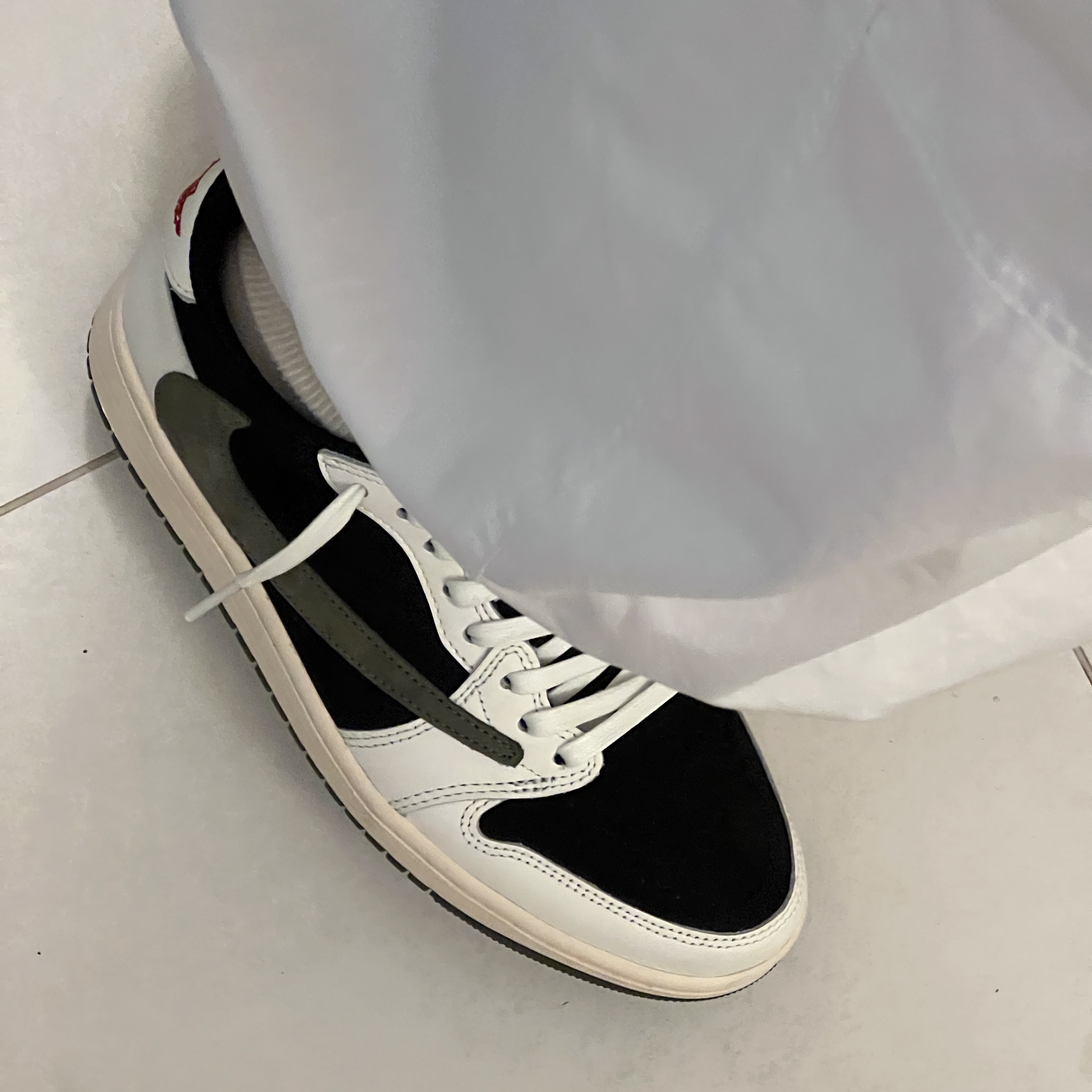 (W) Jordan 1 x Travis Scott Retro Low OG SP Medium Olive 착용 스타일