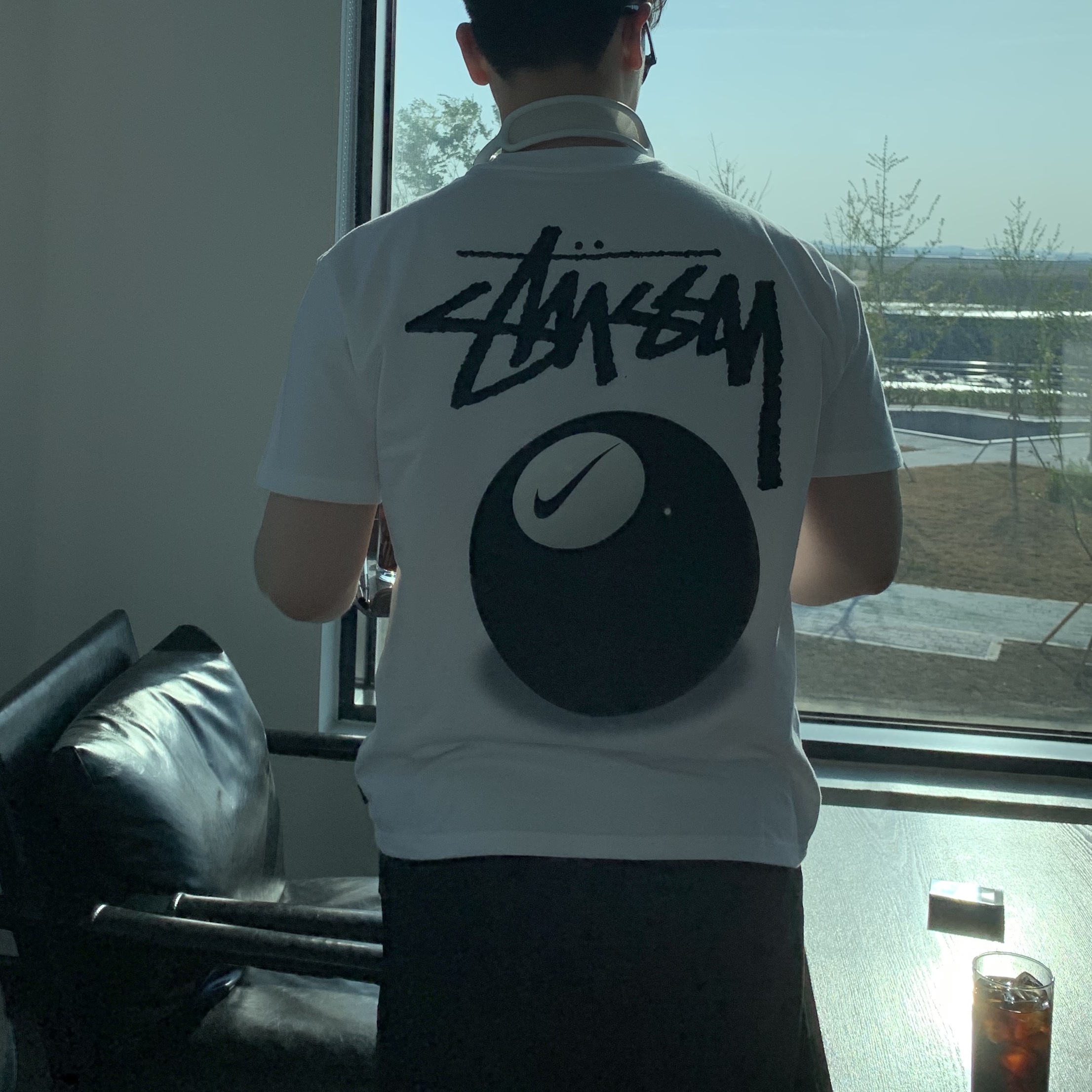 Nike x Stussy NRG FL SS 8 Ball T-Shirt White (DO9323-100) 착용 스타일 - 5