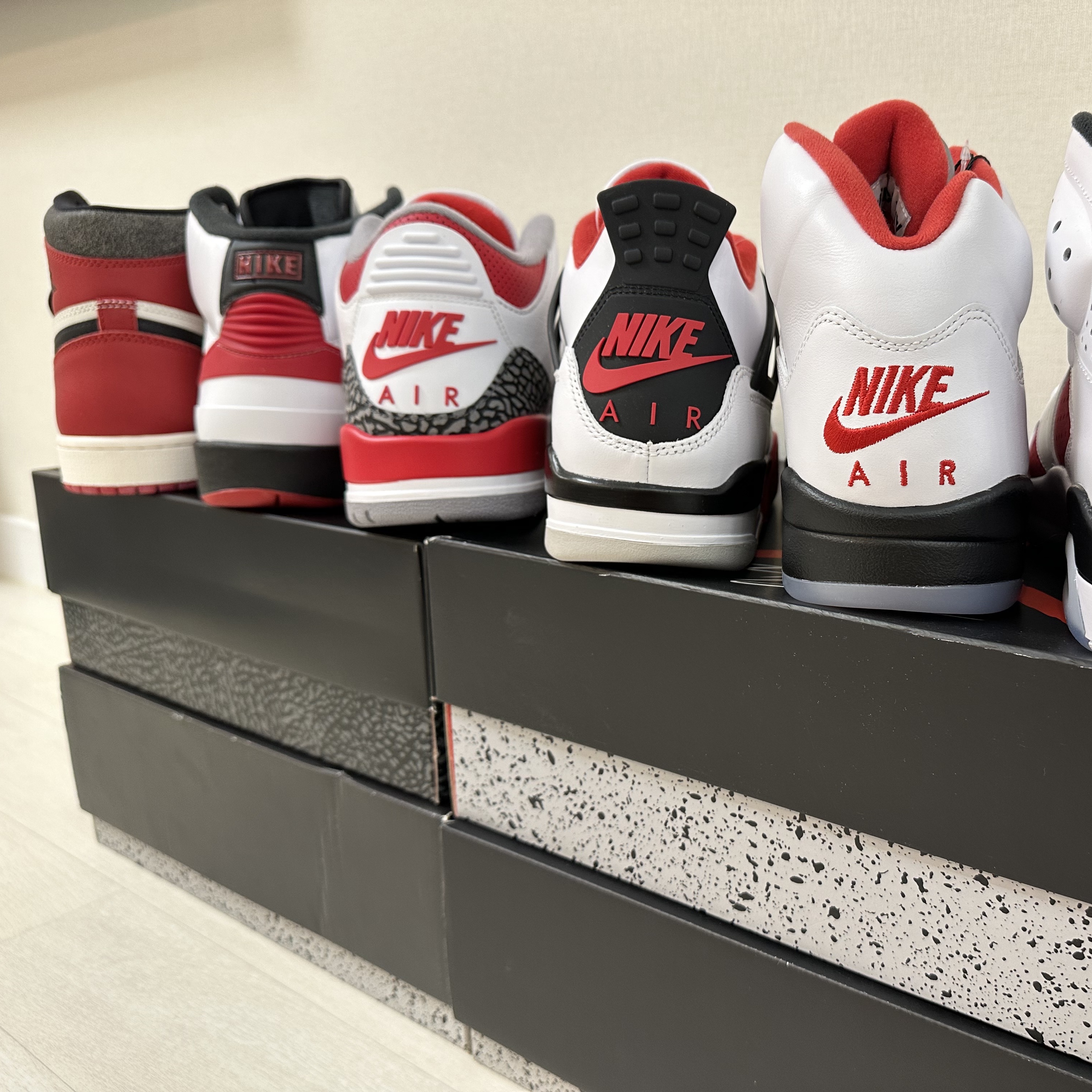 Jordan 2 Retro OG Chicago, Jordan 3 Retro Fire Red 2022 착용 스타일
