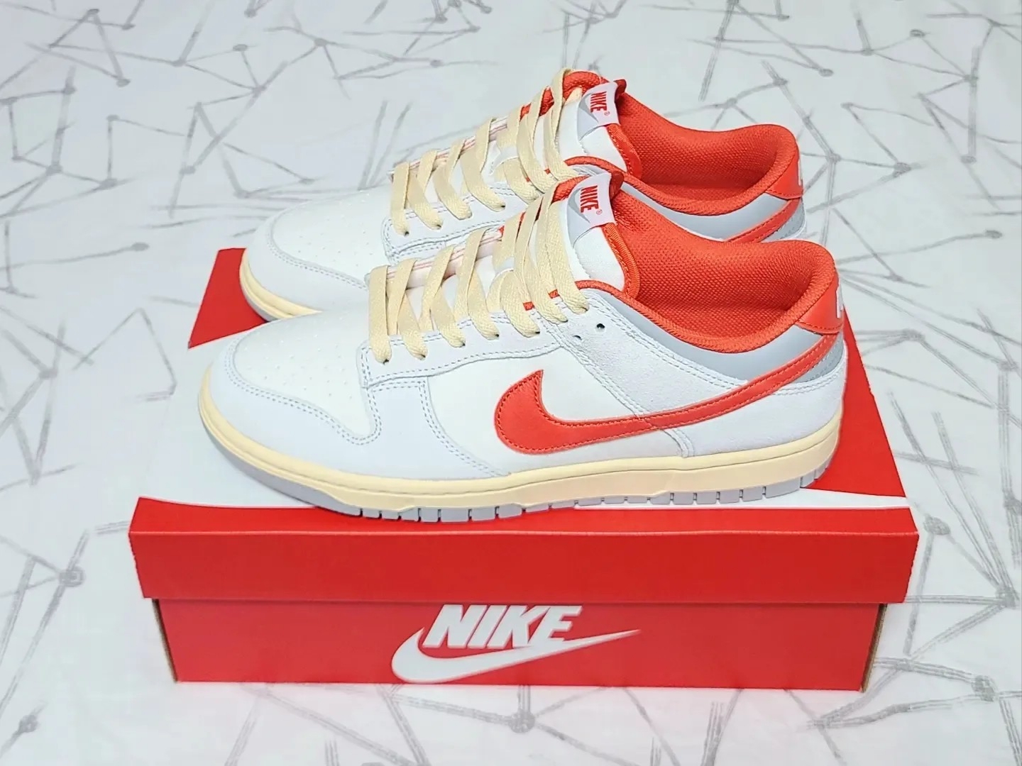 Nike Dunk Low Sail Picante Red 착용 스타일 - 2