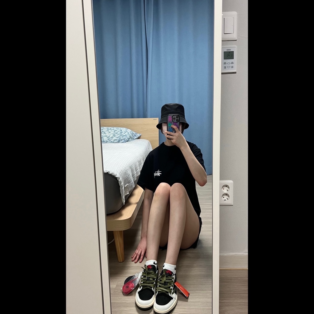 (W) Jordan 1 x Travis Scott Retro Low OG SP Medium Olive 착용 스타일