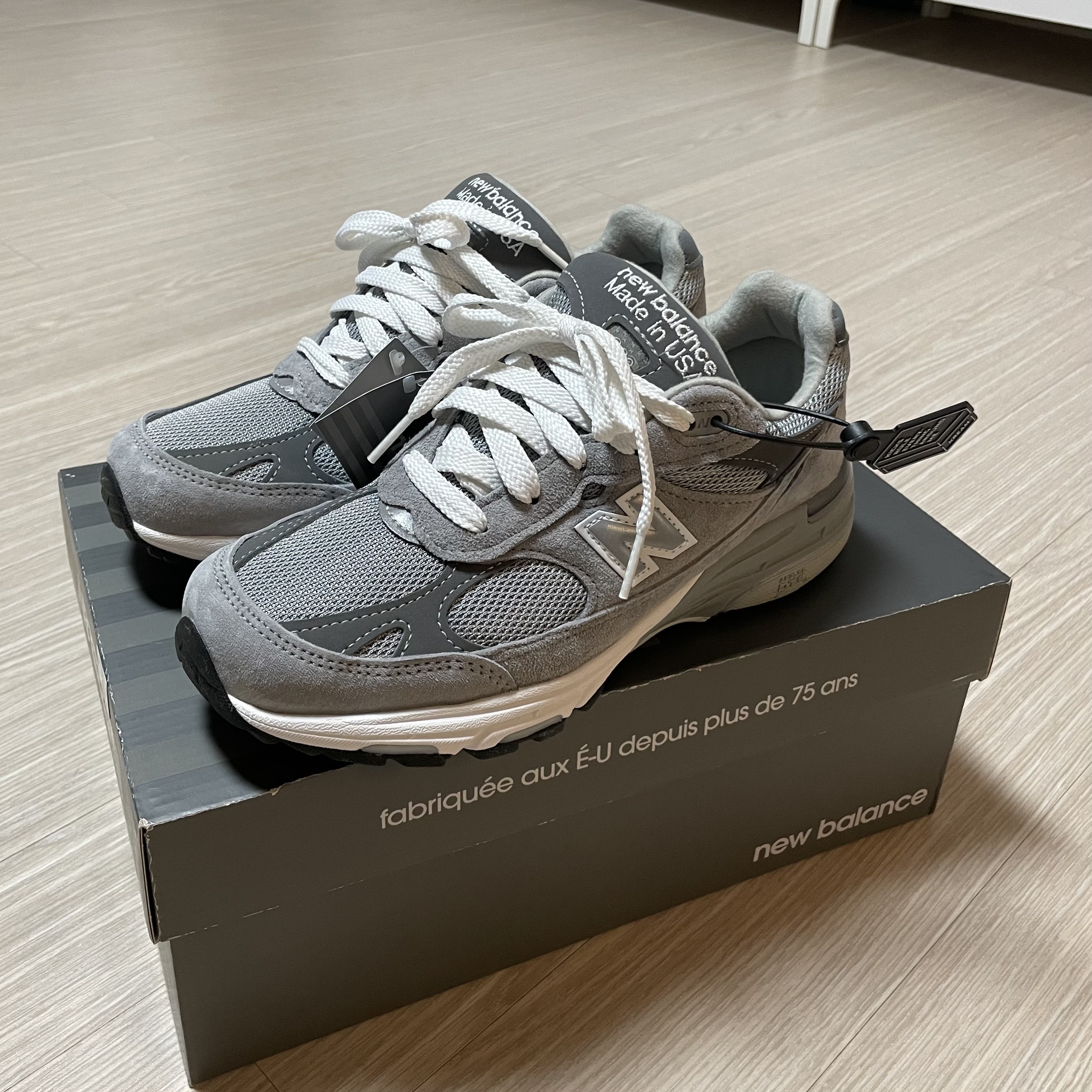 (W) New Balance 993 Made in USA Grey - B Standard 착용 스타일
