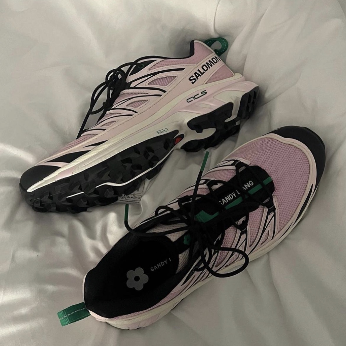 Salomon x Sandy Liang XT-6 Expanse Cradle Pink 착용 스타일