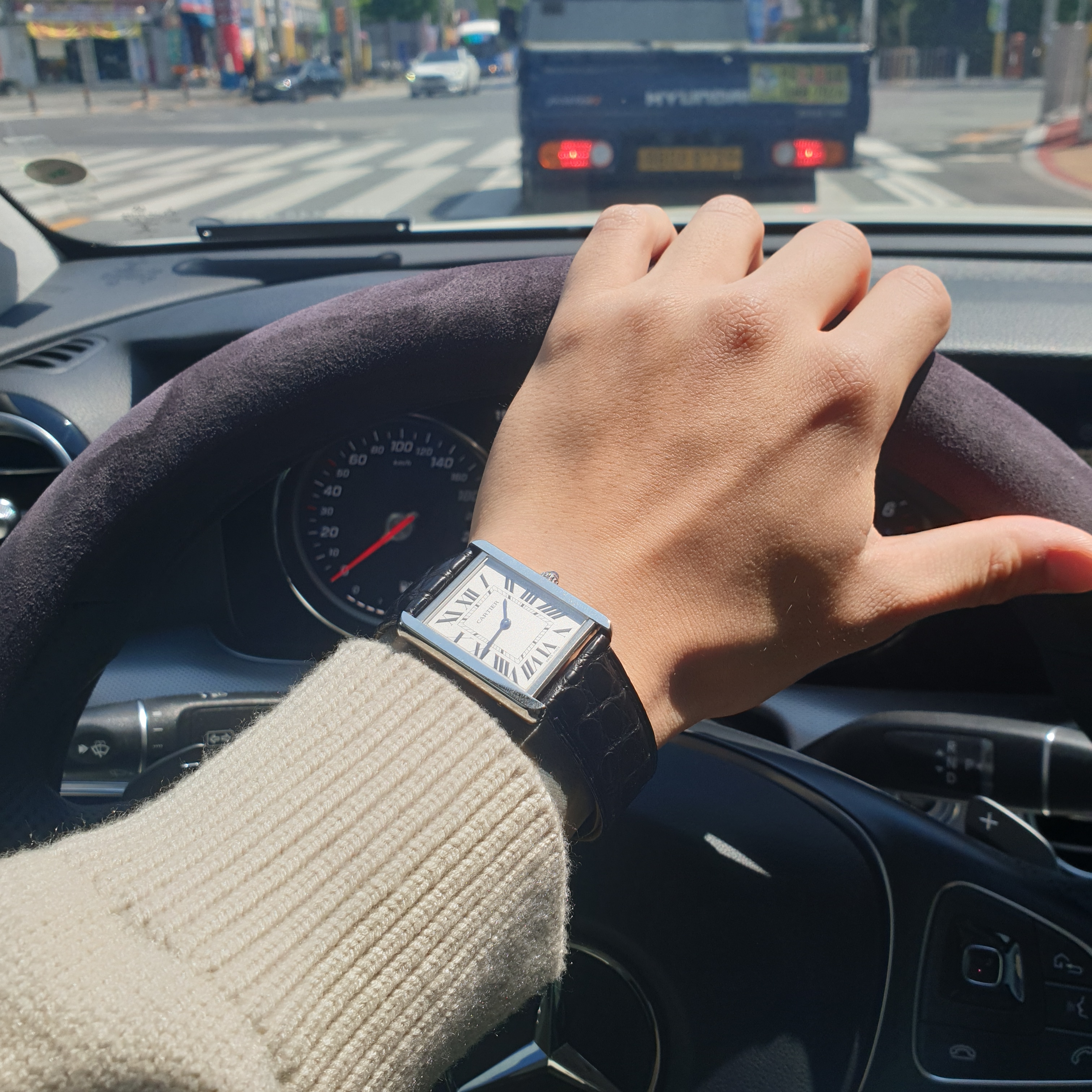 Cartier Tank Must Watch Large Quartz Steel Calfskin Black, Essentials 1977 Knit Long Sleeve Polo Wheat - 22SS 착용 스타일