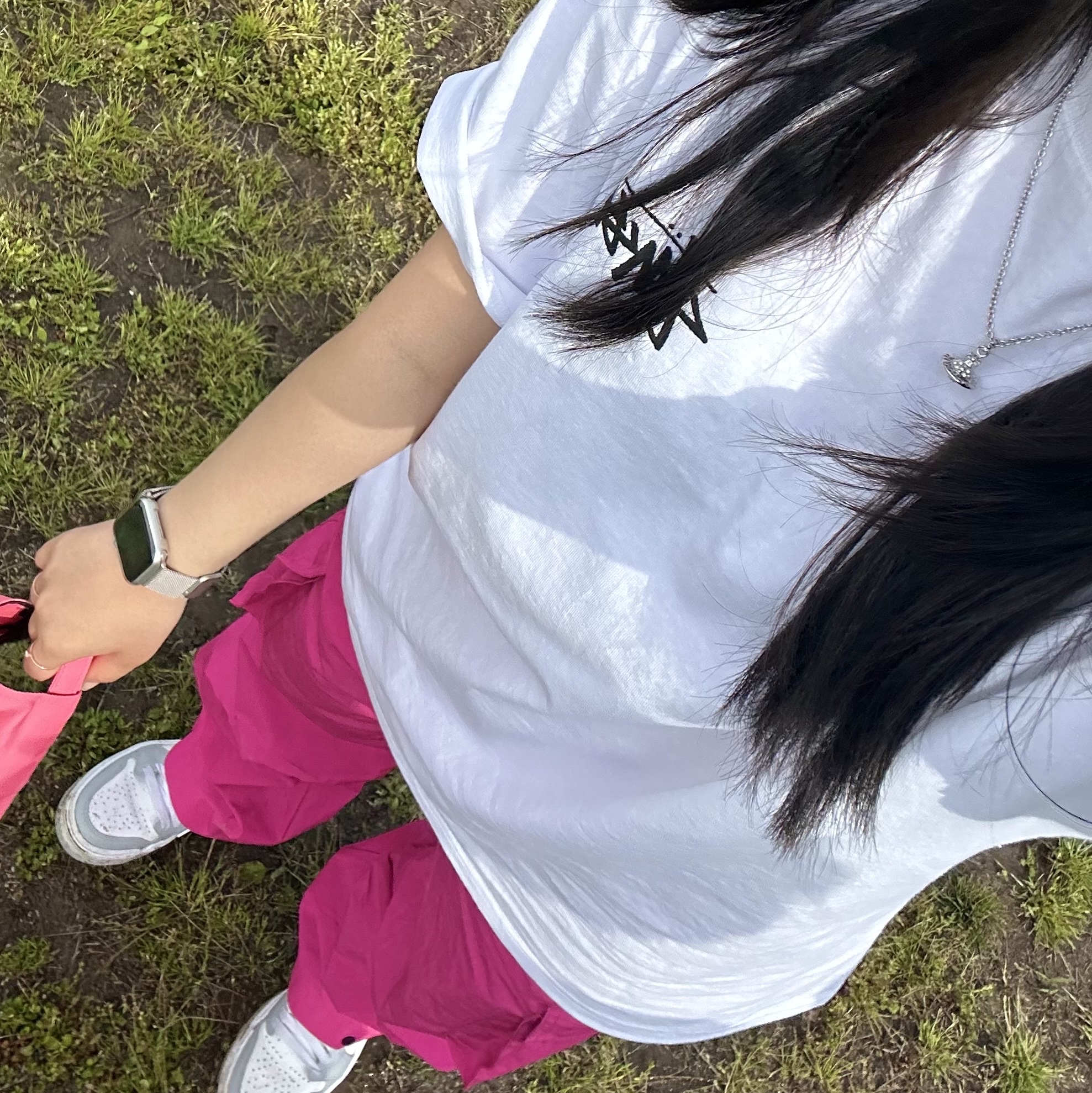 Stussy Fuzzy Dice T-Shirt White, (W) Jordan 1 Elevate Low White and Wolf Grey 착용 스타일 - 2