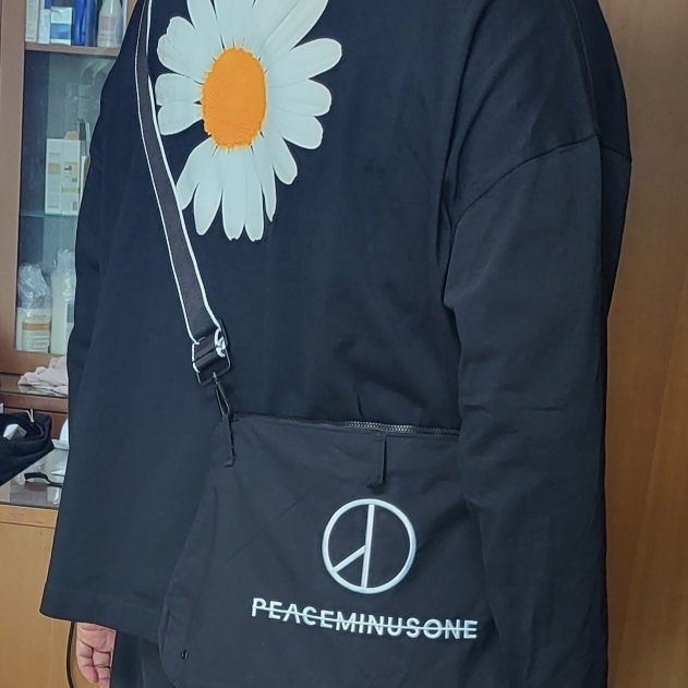 Nike x Peaceminusone LS T-Shirt Black (DR0098-010), Nike x Peaceminusone Wide Pants Black (DR0096-010) 착용 스타일