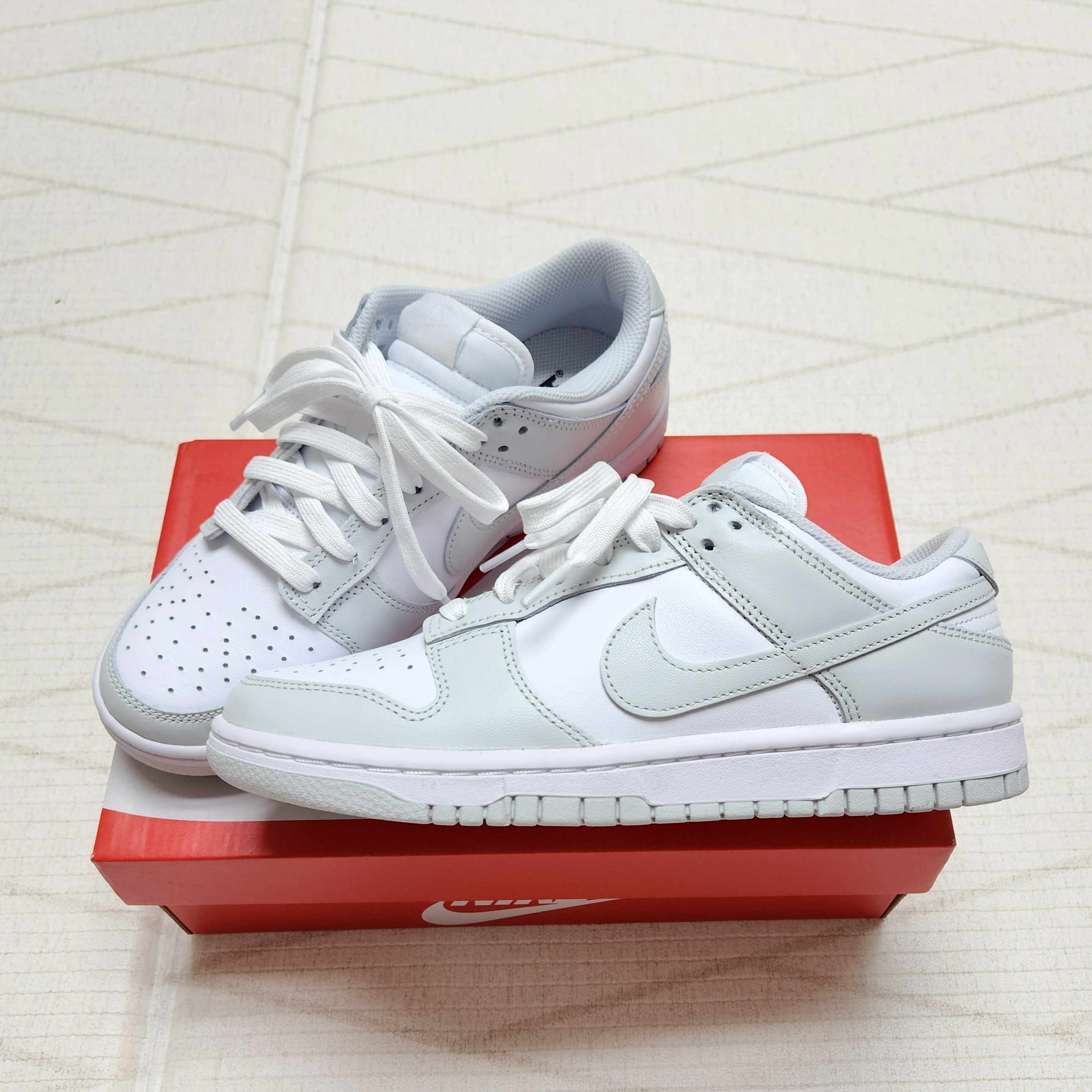 (W) Nike Dunk Low Photon Dust 착용 스타일 - 1