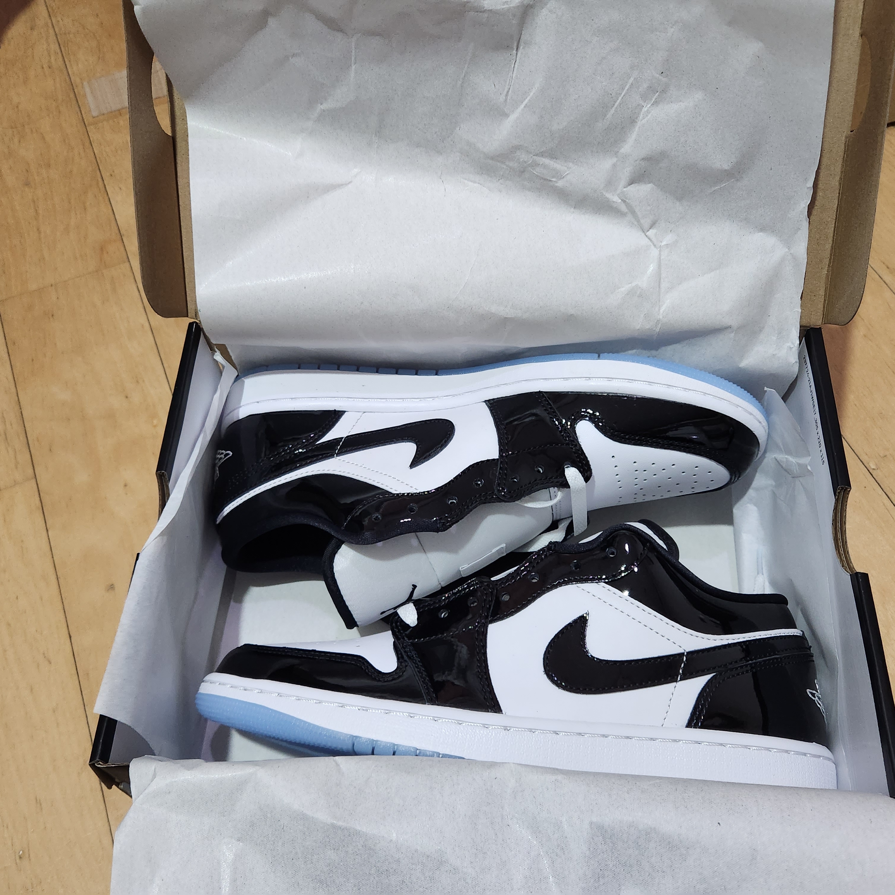 Jordan 1 Low SE Concord 착용 스타일 - 1