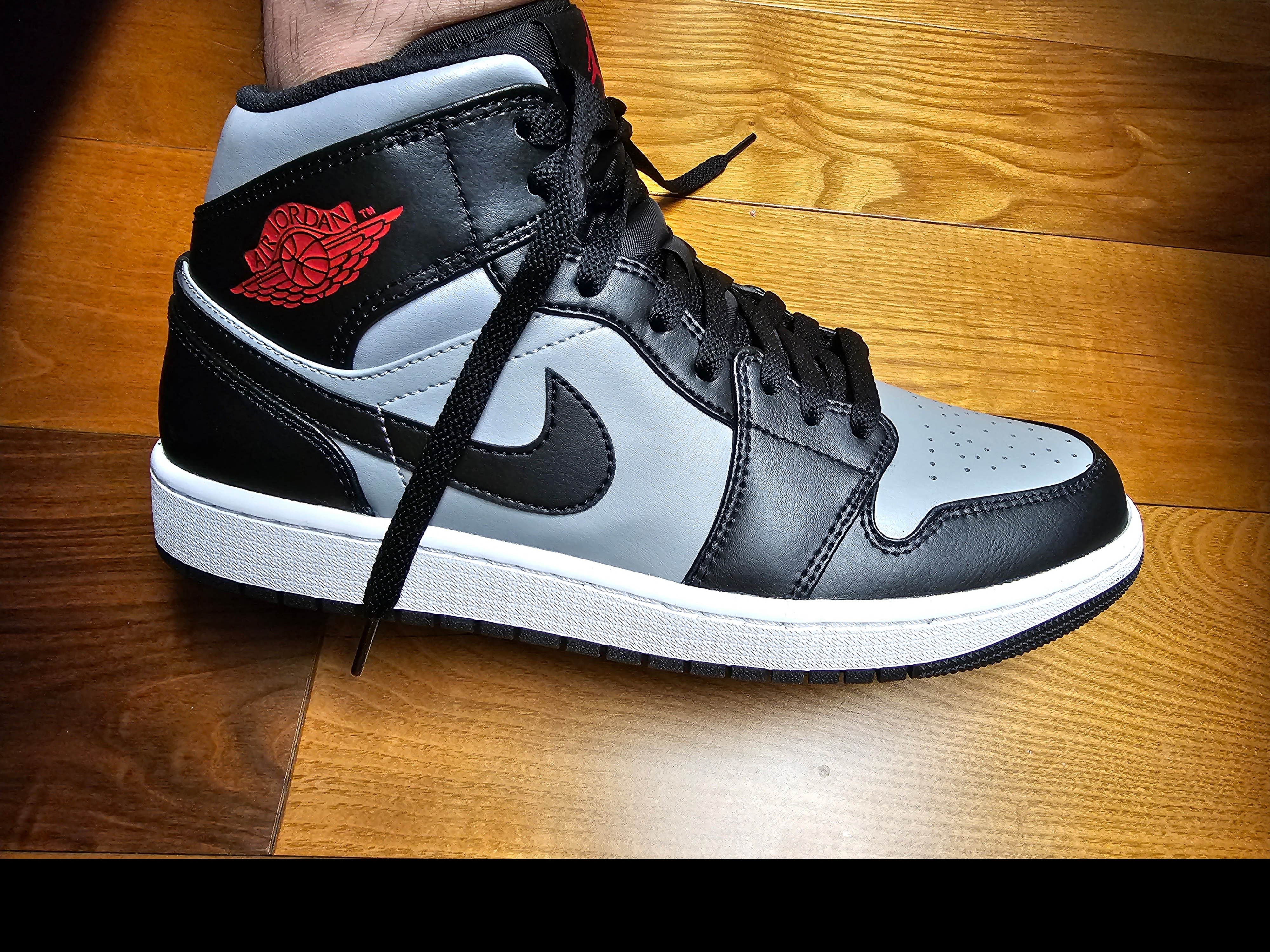 Jordan 1 Mid Shadow 착용 스타일