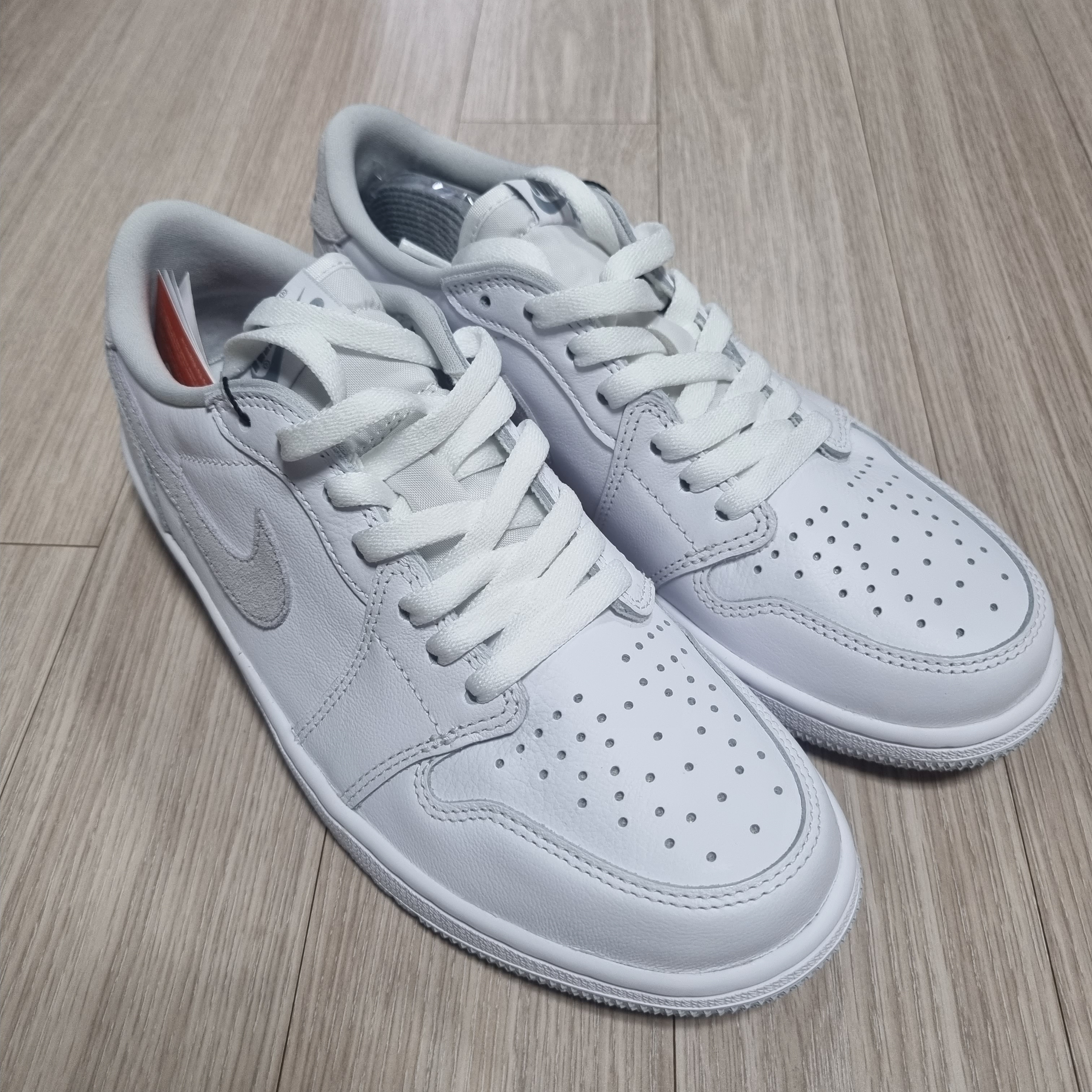Jordan 1 Low OG Neutral Grey 착용 스타일