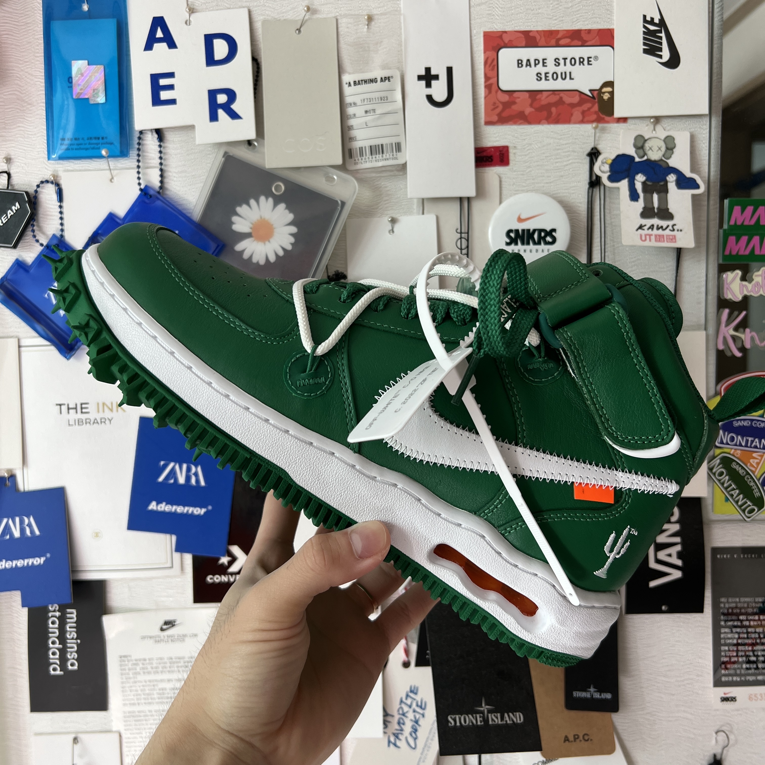 Nike x Off-White Air Force 1 Mid SP Leather Pine Green 착용 스타일