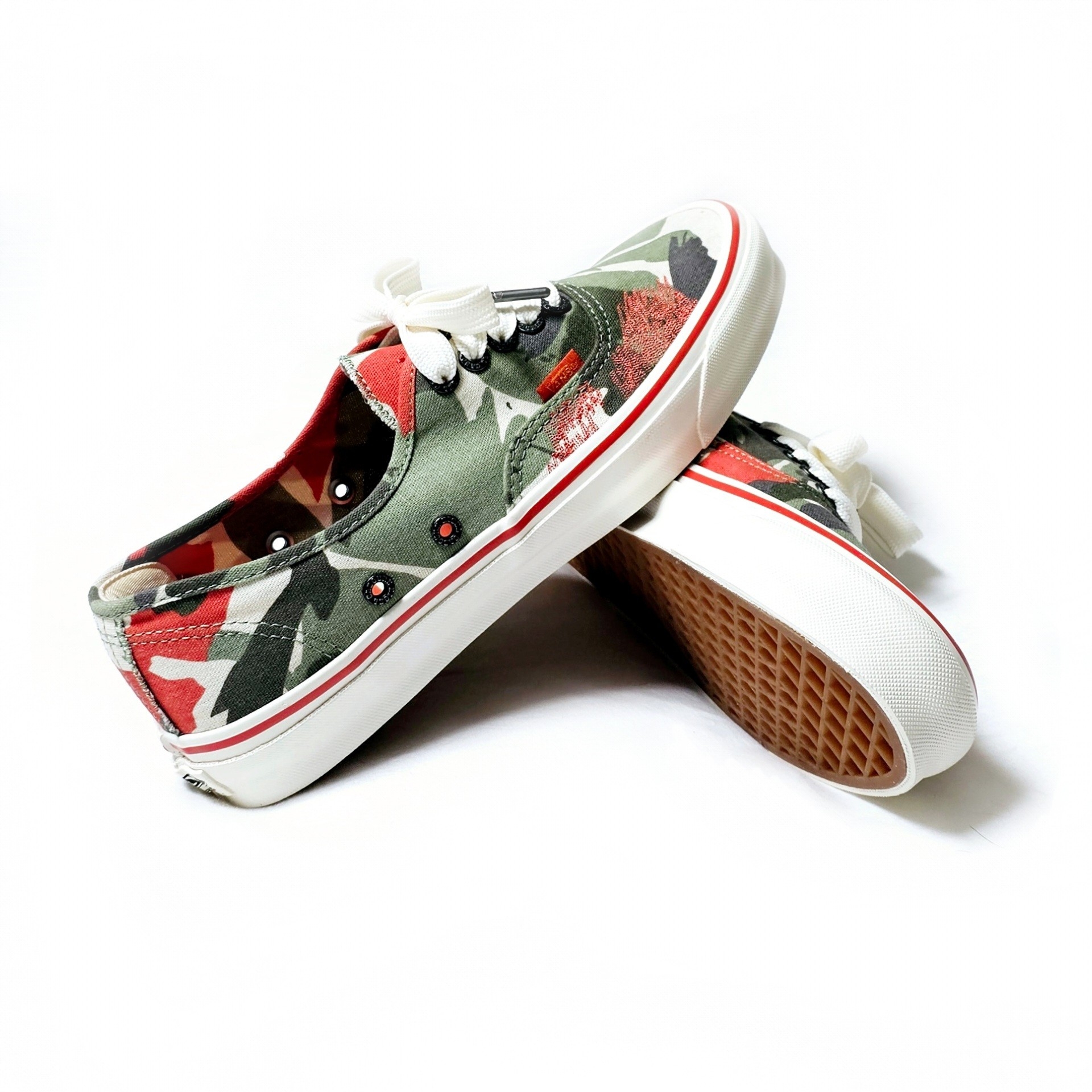 Vans Vault x Nigel Cabourn OG Authentic LX Army Green Camo 착용 스타일 - 1