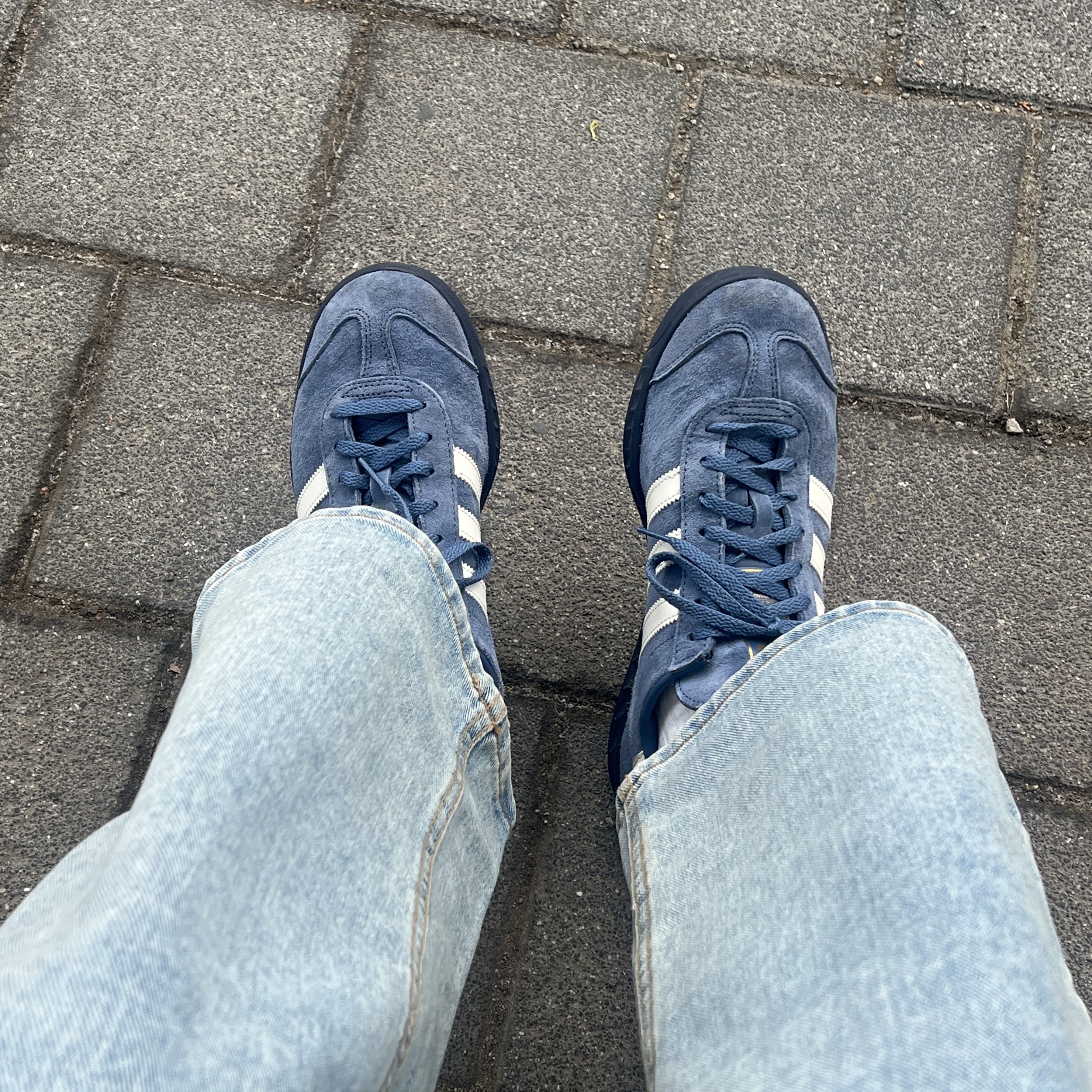 Adidas City Series Hamburg Wonder Steel Off White 착용 스타일