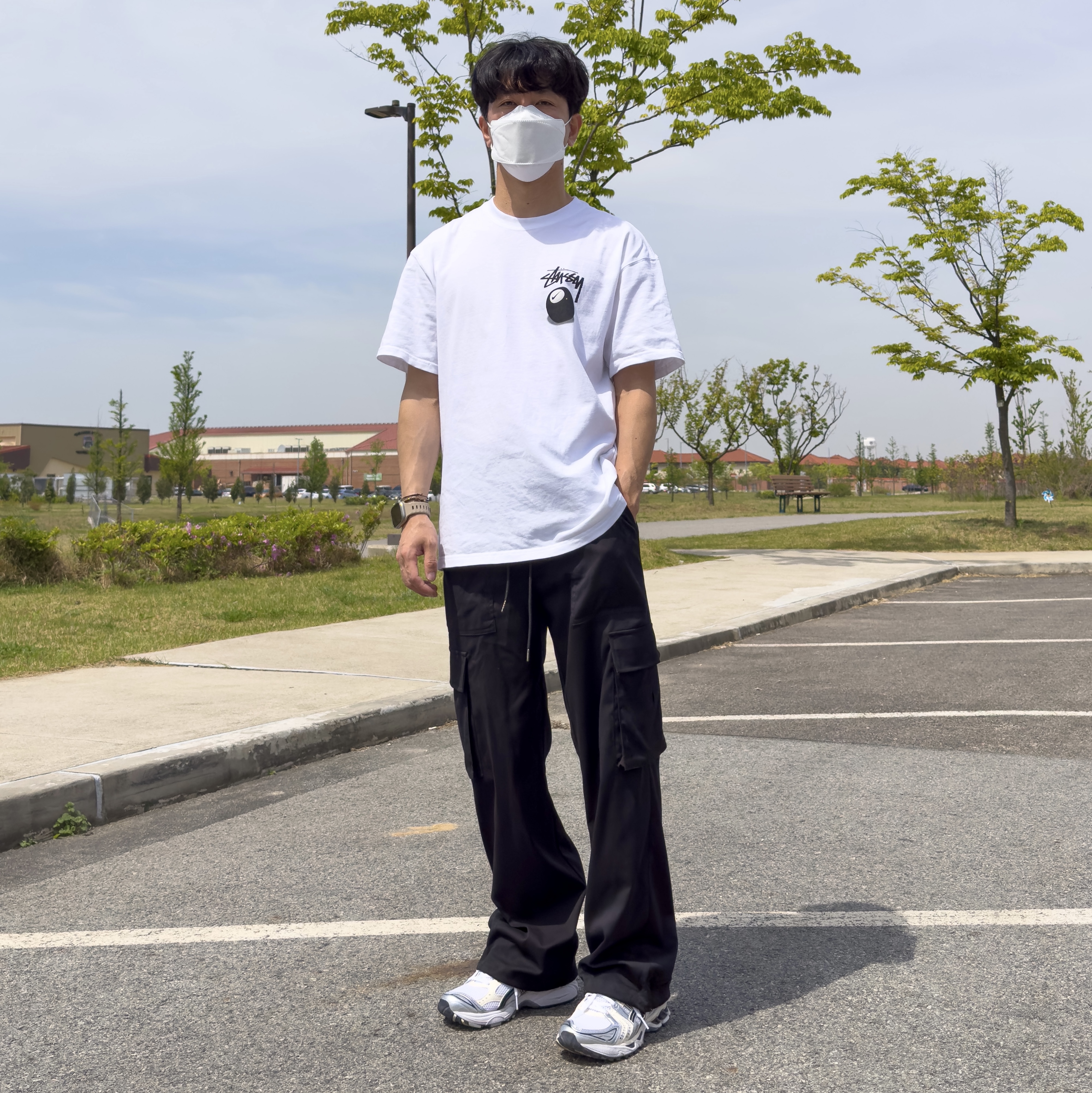 (W) Asics Gel-Kayano 14 White Midnight, Nike x Stussy NRG FL SS 8 Ball T-Shirt White (DO9322-100) 착용 스타일 - 3