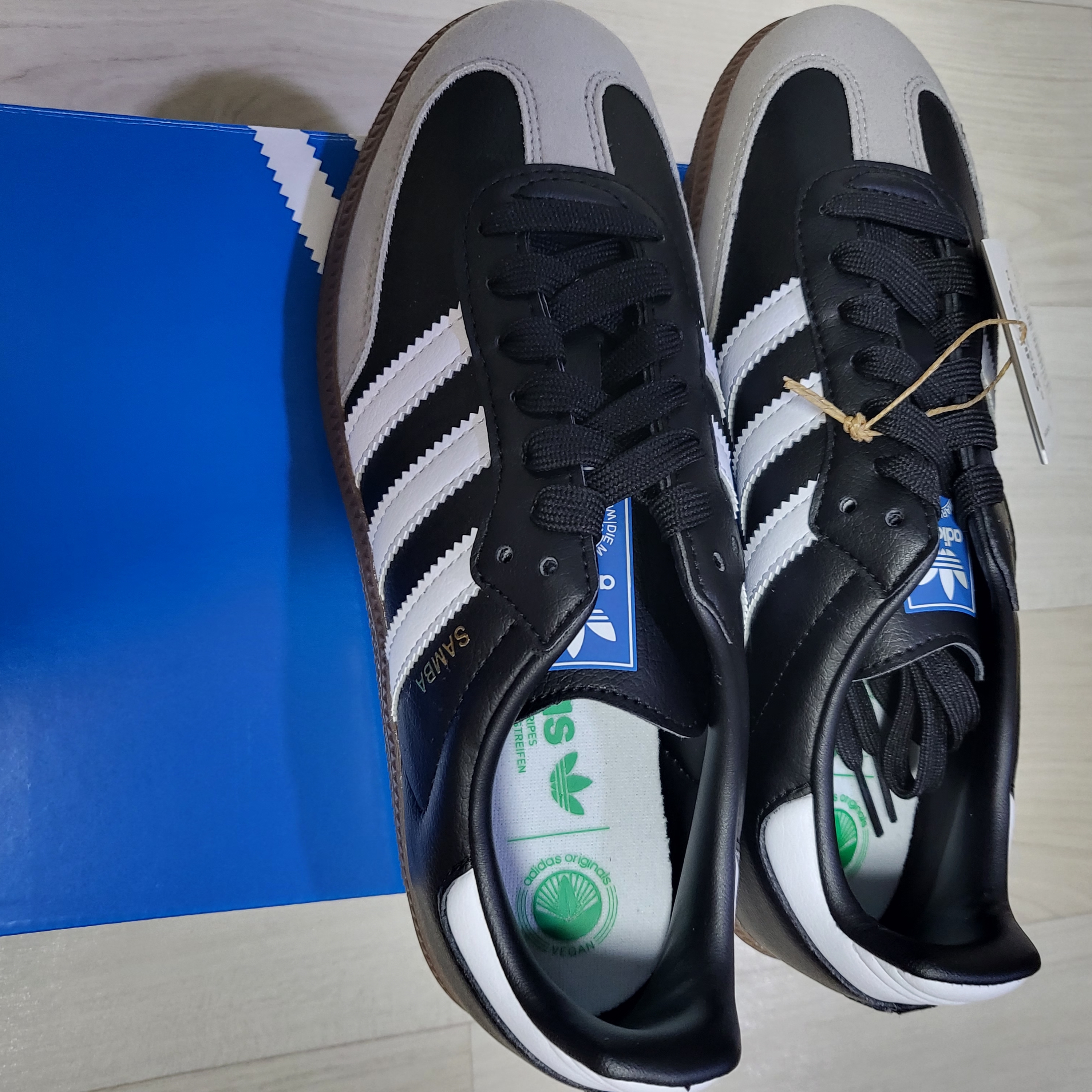 Adidas Samba Vegan Black White 착용 스타일