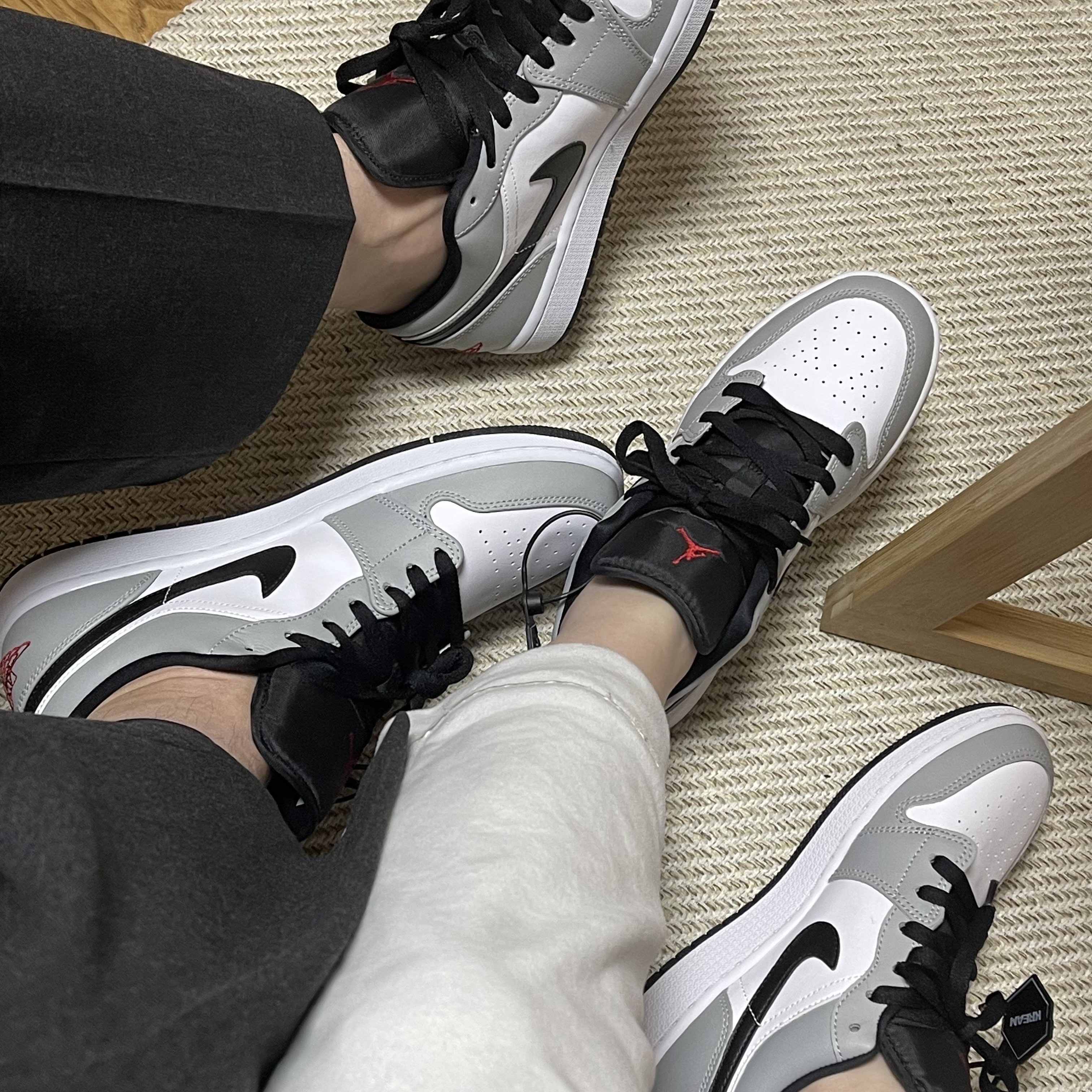 (GS) Jordan 1 Low Light Smoke Grey 착용 스타일 - 1