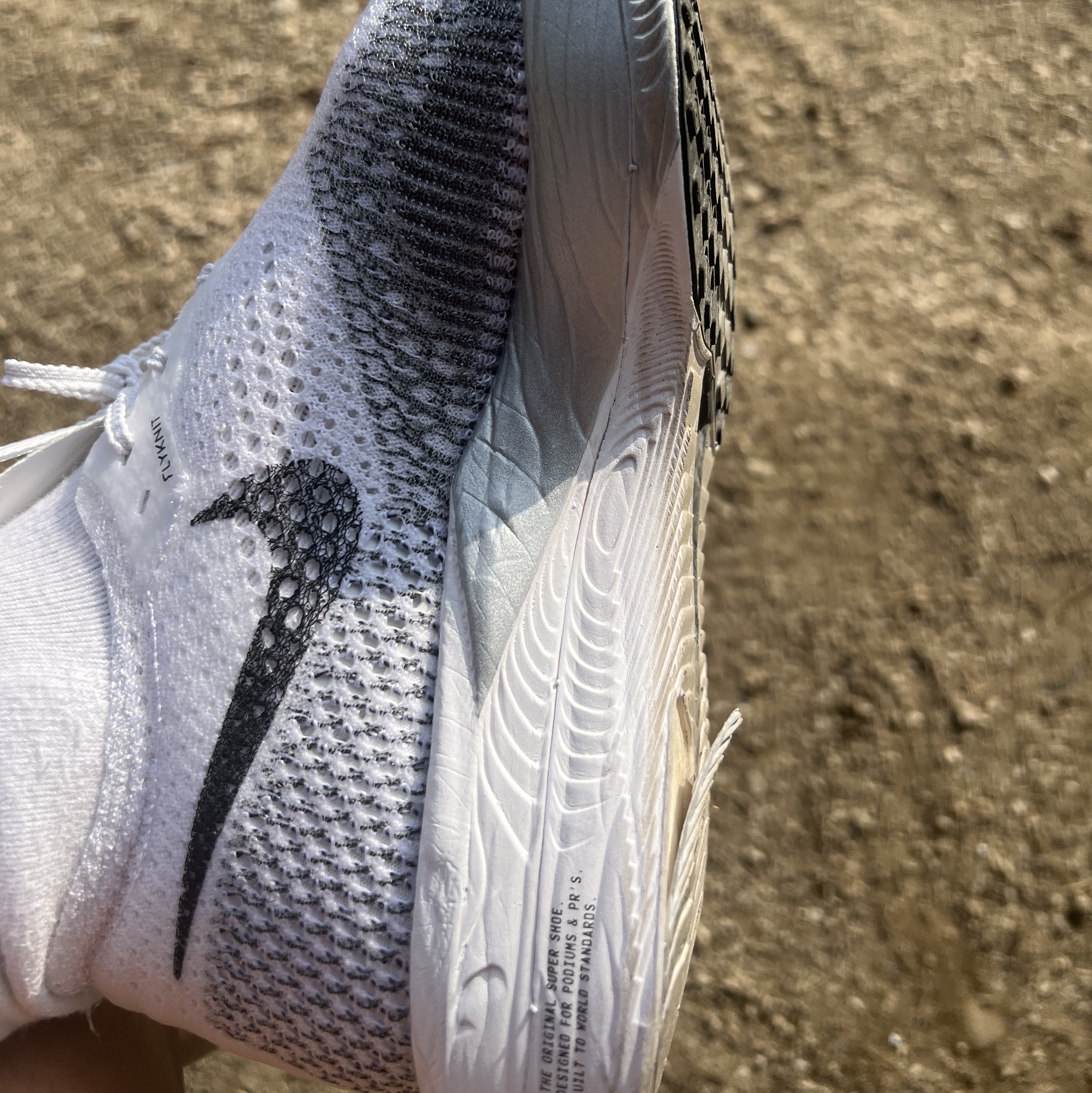 Nike ZoomX Vaporfly Next% 3 White Grey 착용 스타일 - 1