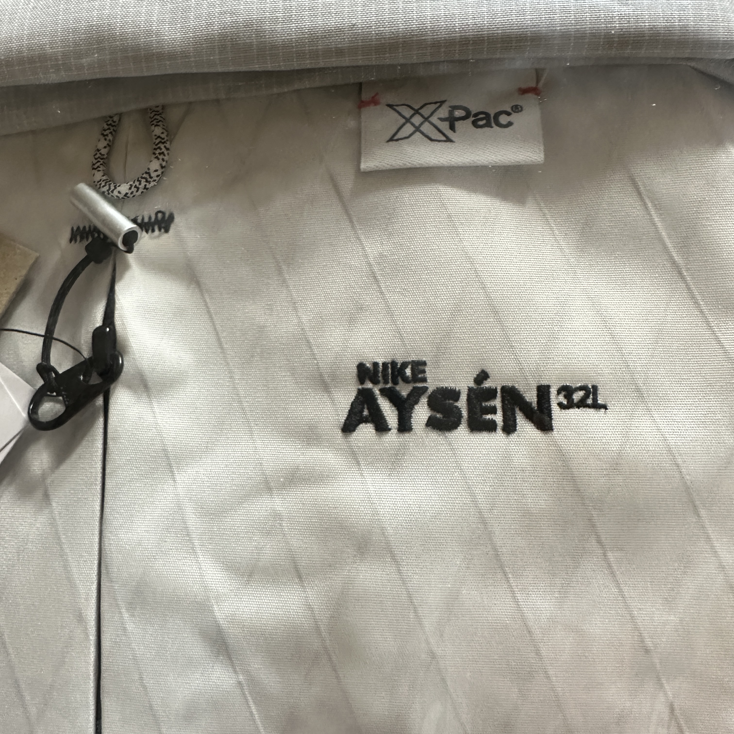 Nike ACG Aisen Daypack 32L White 착용 스타일