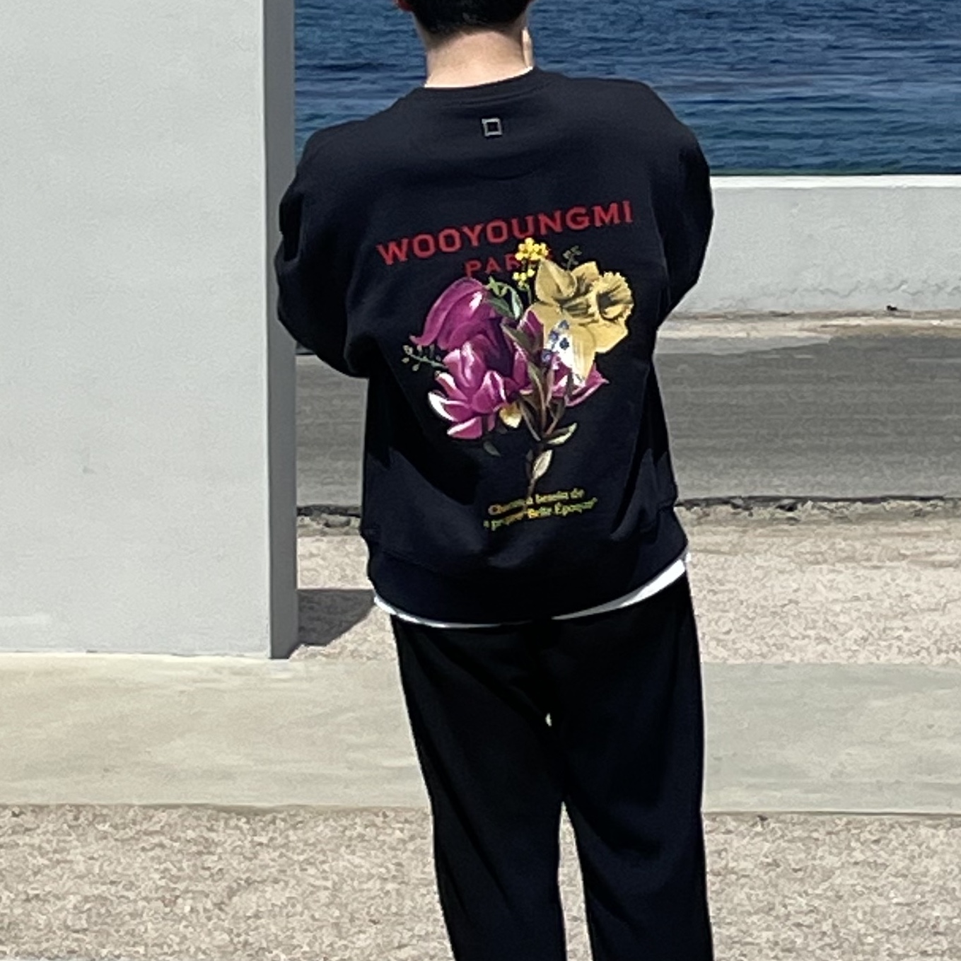 Wooyoungmi Flower Print Back Logo Sweatshirt Navy - 22SS 착용 스타일