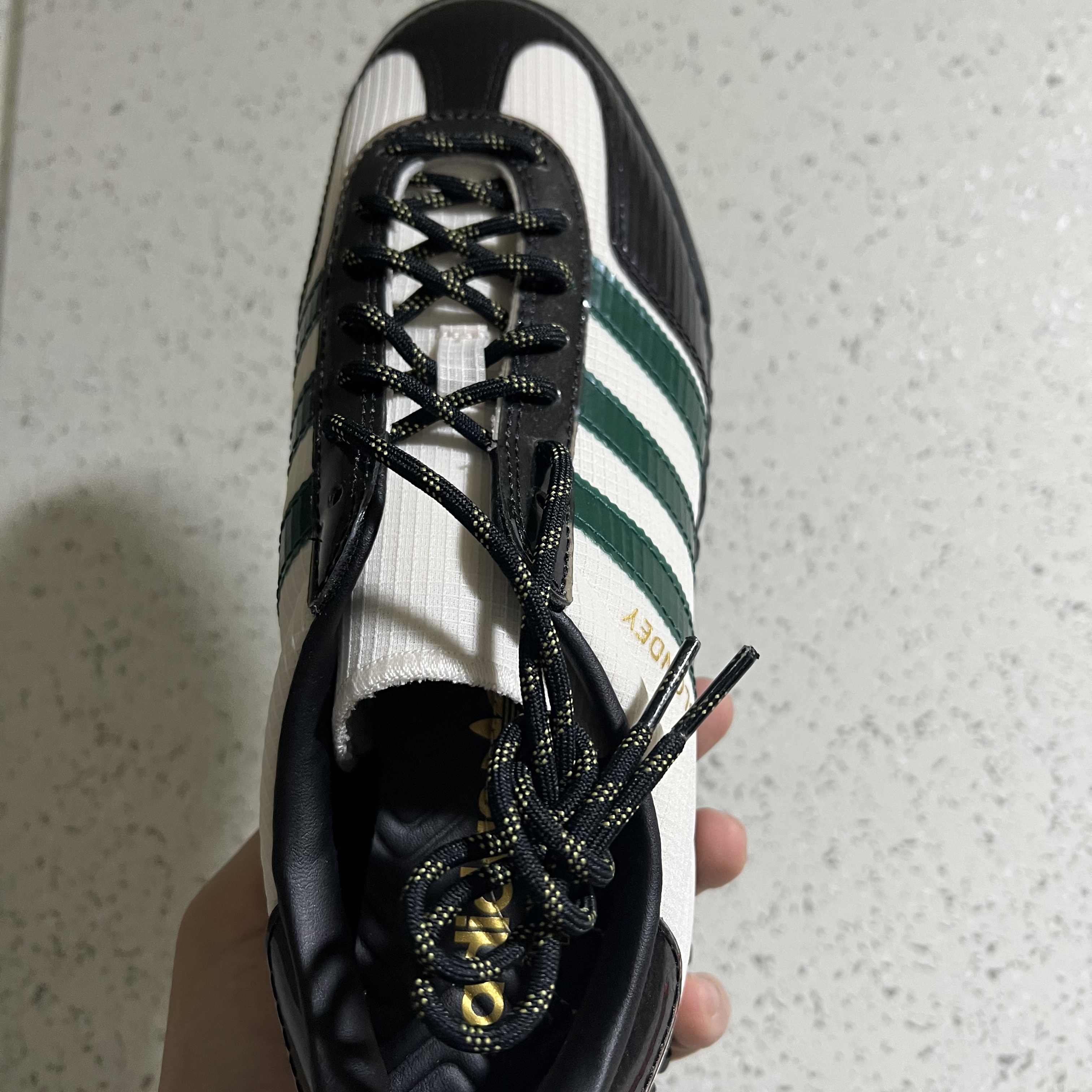 Adidas x Blondey McCoy A.B. Gazelle Indoor White Green 착용 스타일 - 4