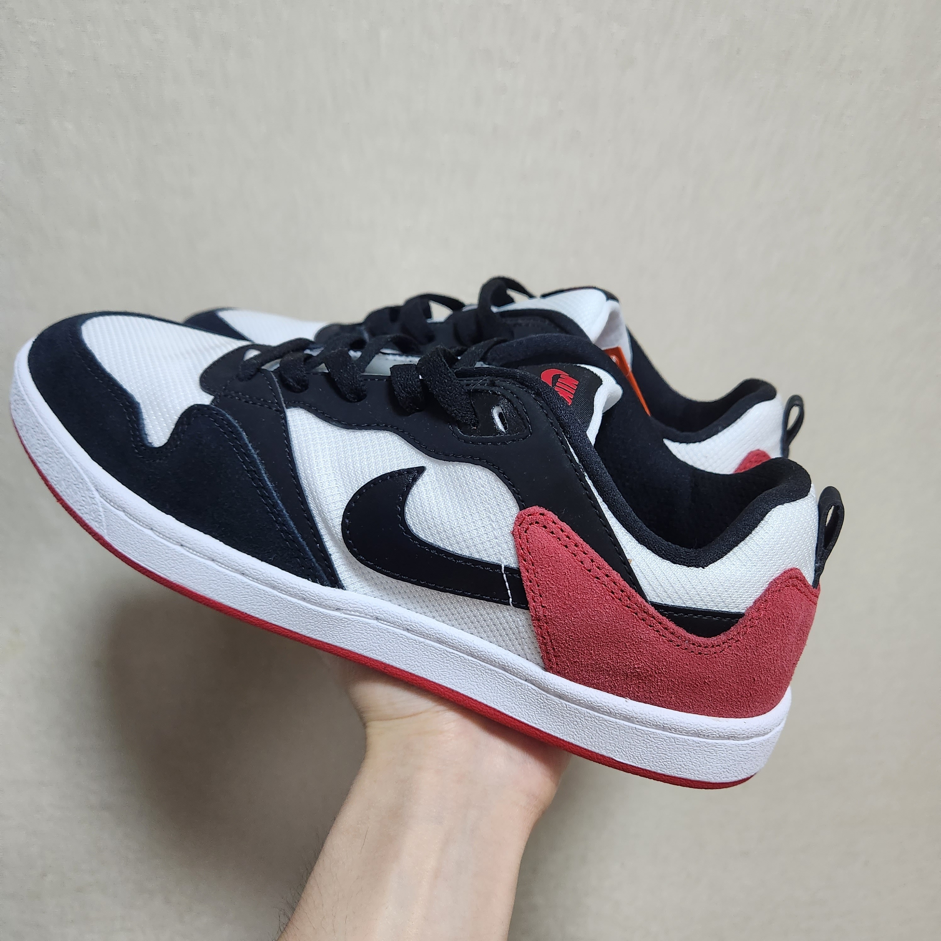 Nike SB Alleyoop University Red 착용 스타일