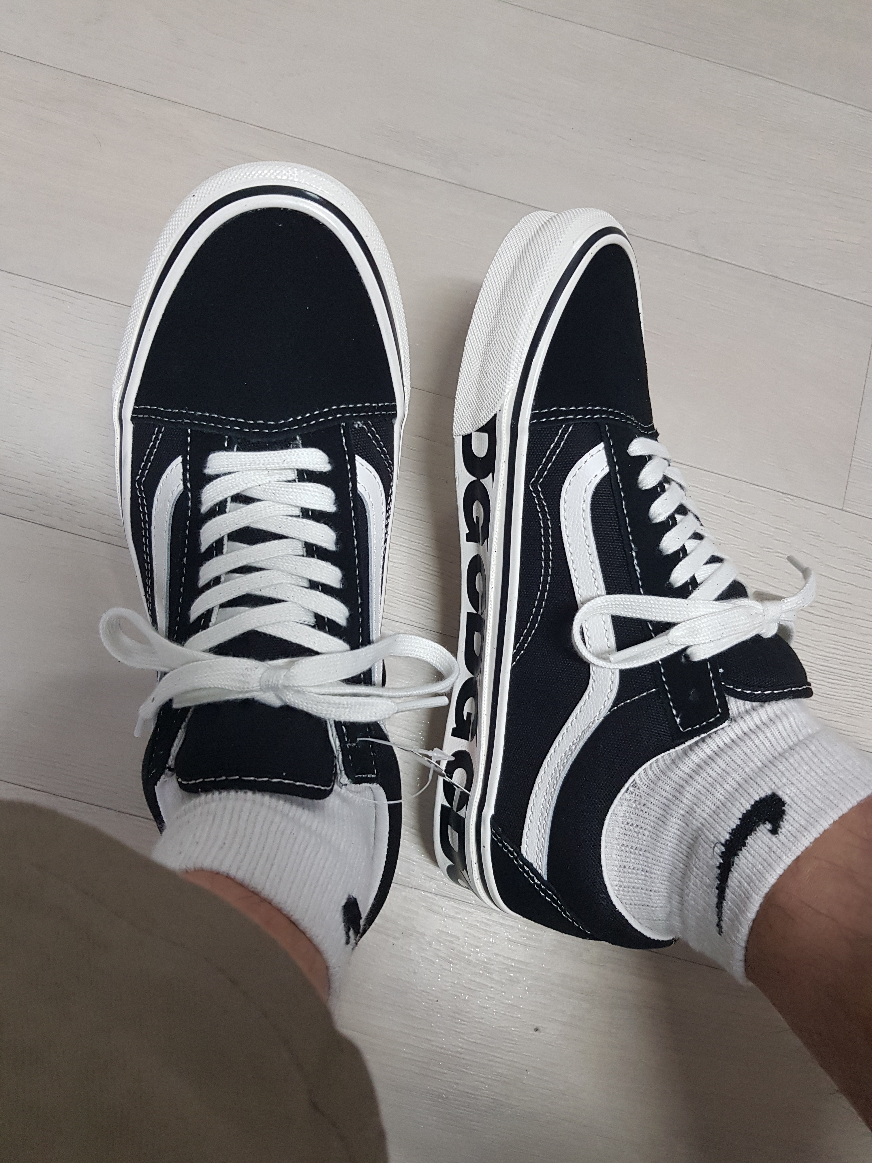 Vans Vault x CDG OG Old Skool LX Side Wall 착용 스타일