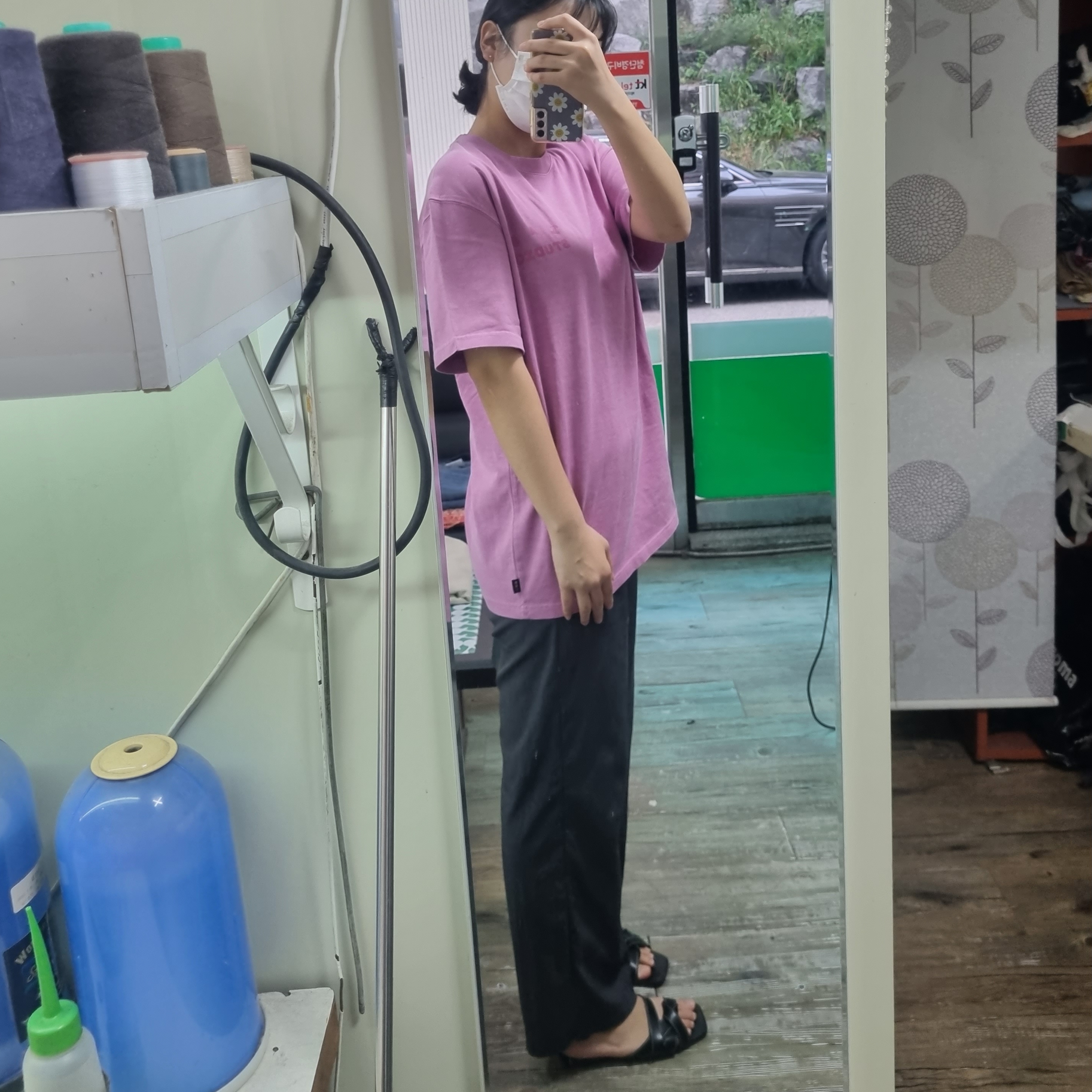 IAB Studio Pigment T-Shirt Magenta 착용 스타일 - 2