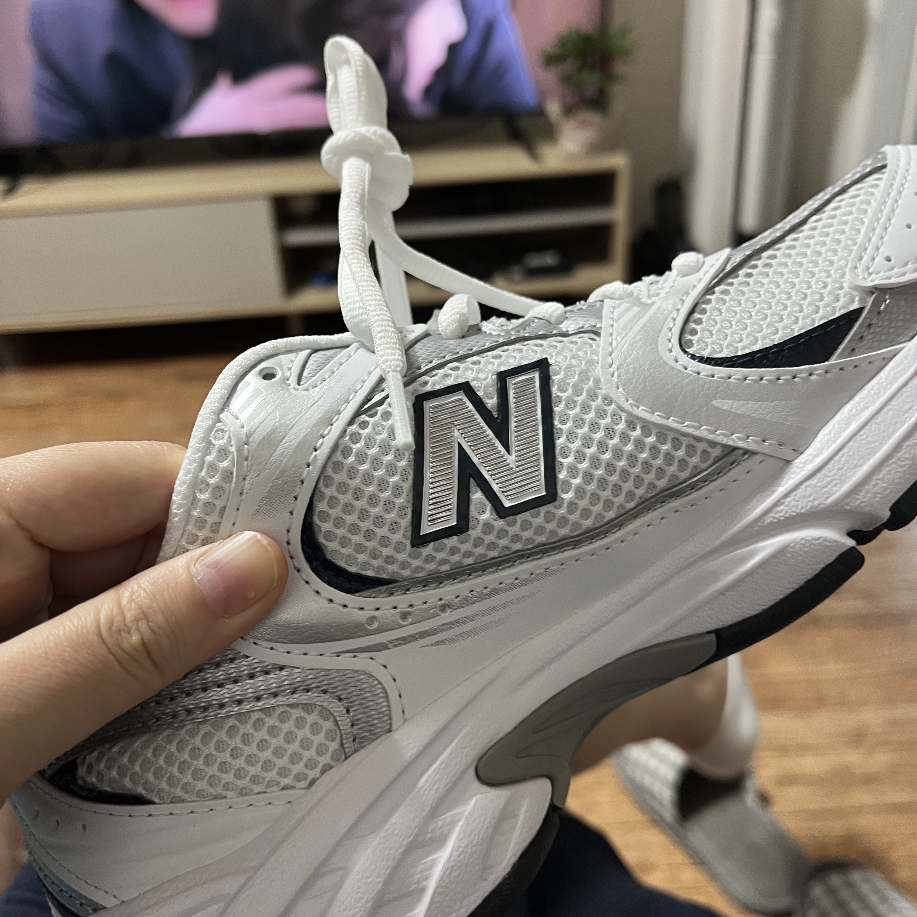 New Balance 530 White 착용 스타일