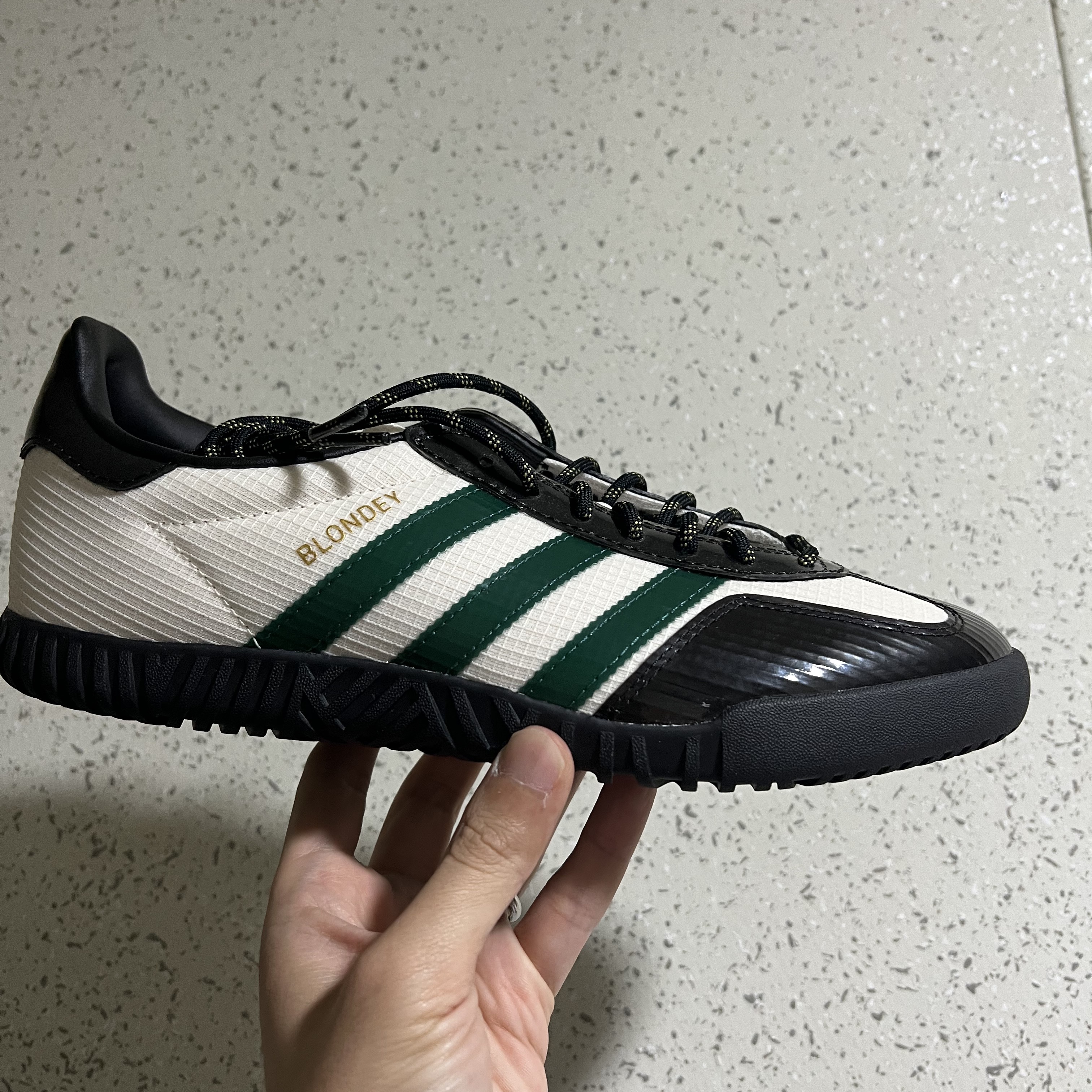Adidas x Blondey McCoy A.B. Gazelle Indoor White Green 착용 스타일 - 1